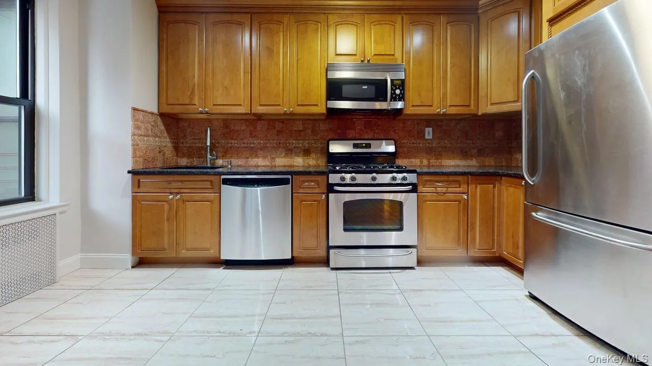 105-15 66TH Road, New York, NY, 1 Bedroom Bedrooms, 3 Rooms Rooms,1 BathroomBathrooms,Residential,For Rent,66TH,0,KEY1018027 105-15 66TH Road, New York, NY, 1 Bedroom Bedrooms, 3 Rooms Rooms,1 BathroomBathrooms,Residential,For Rent,66TH,0,KEY1018027