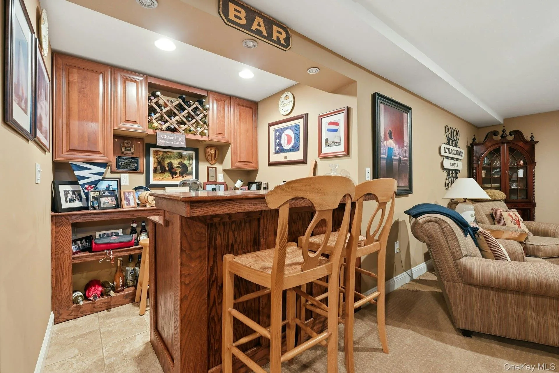 Lower level bar Lower level bar