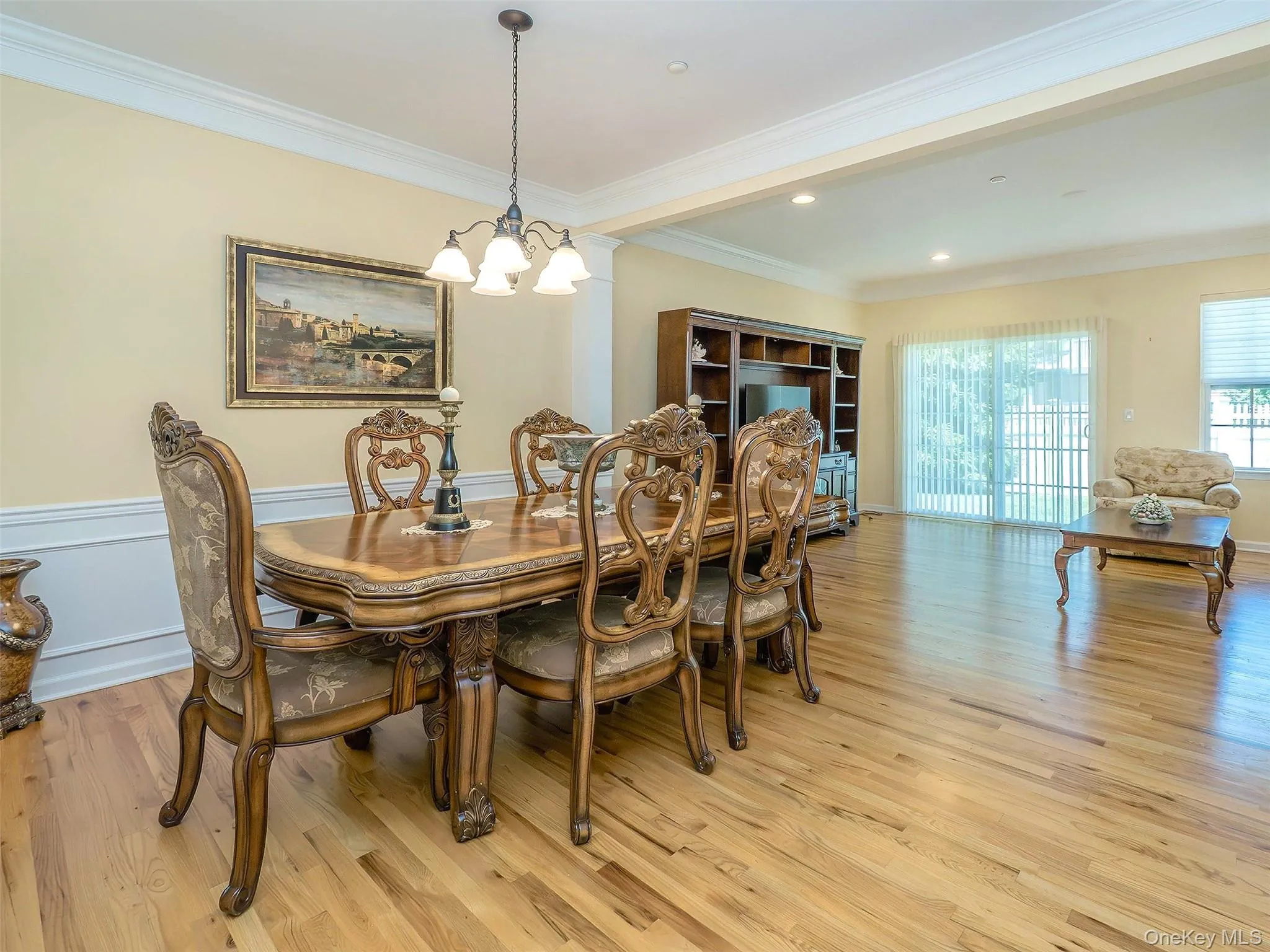 Open Area for dining and entertainment. Open Area for dining and entertainment.