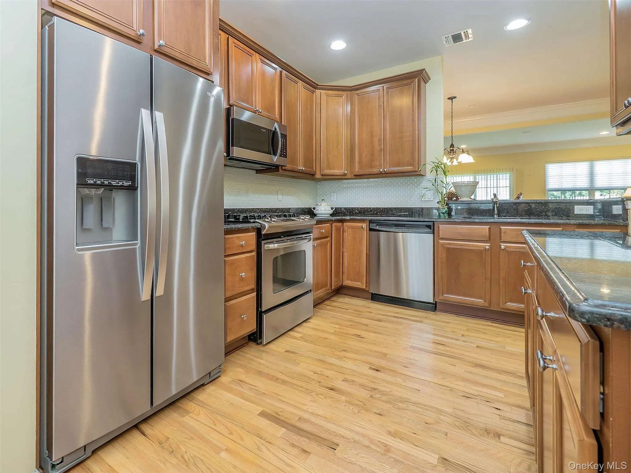 Spacious open kitchen. Spacious open kitchen.
