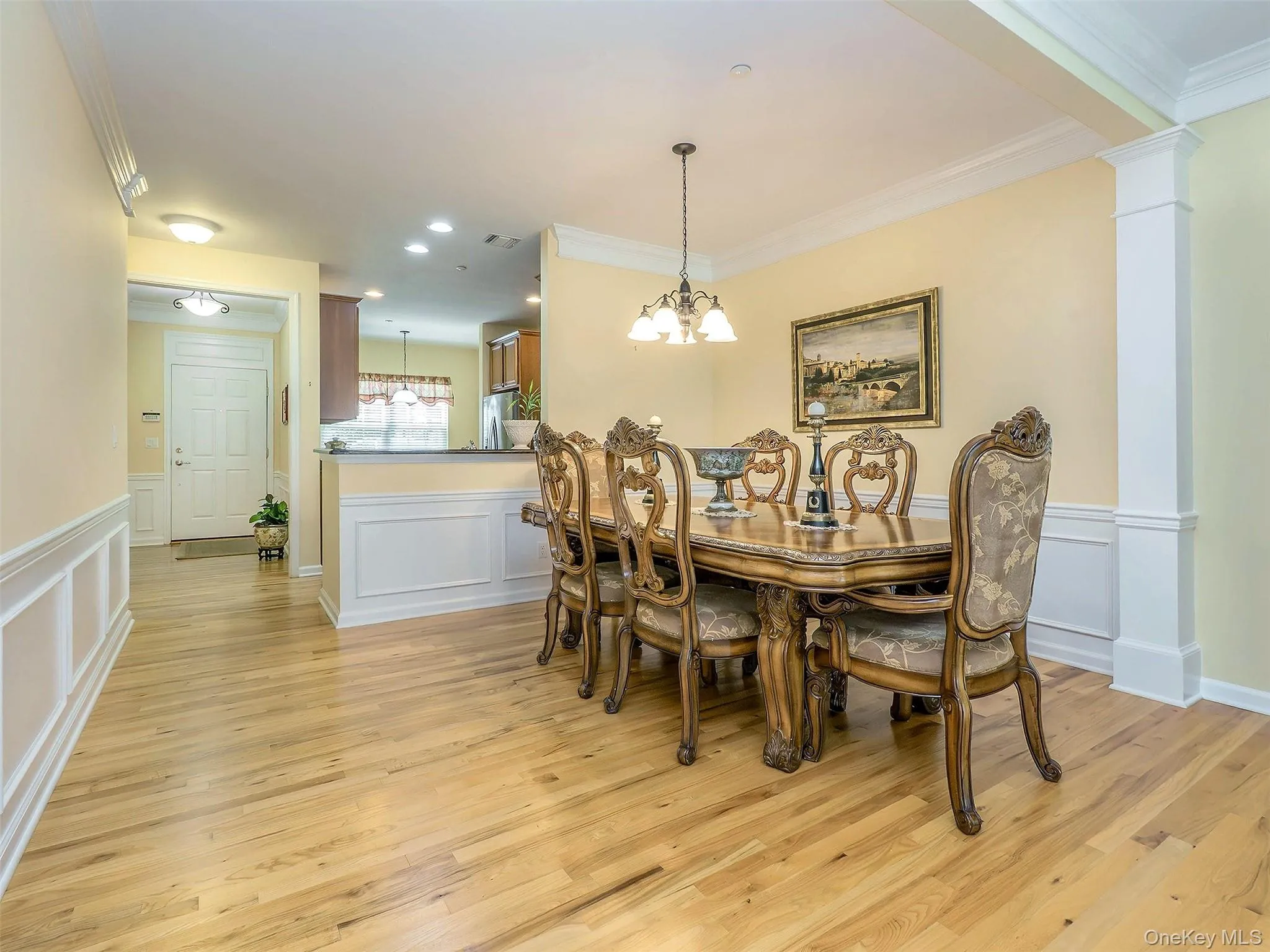Breakfast Bar and dining area. Exceptional woodwork throughout the unit. Breakfast Bar and dining area. Exceptional woodwork throughout the unit.