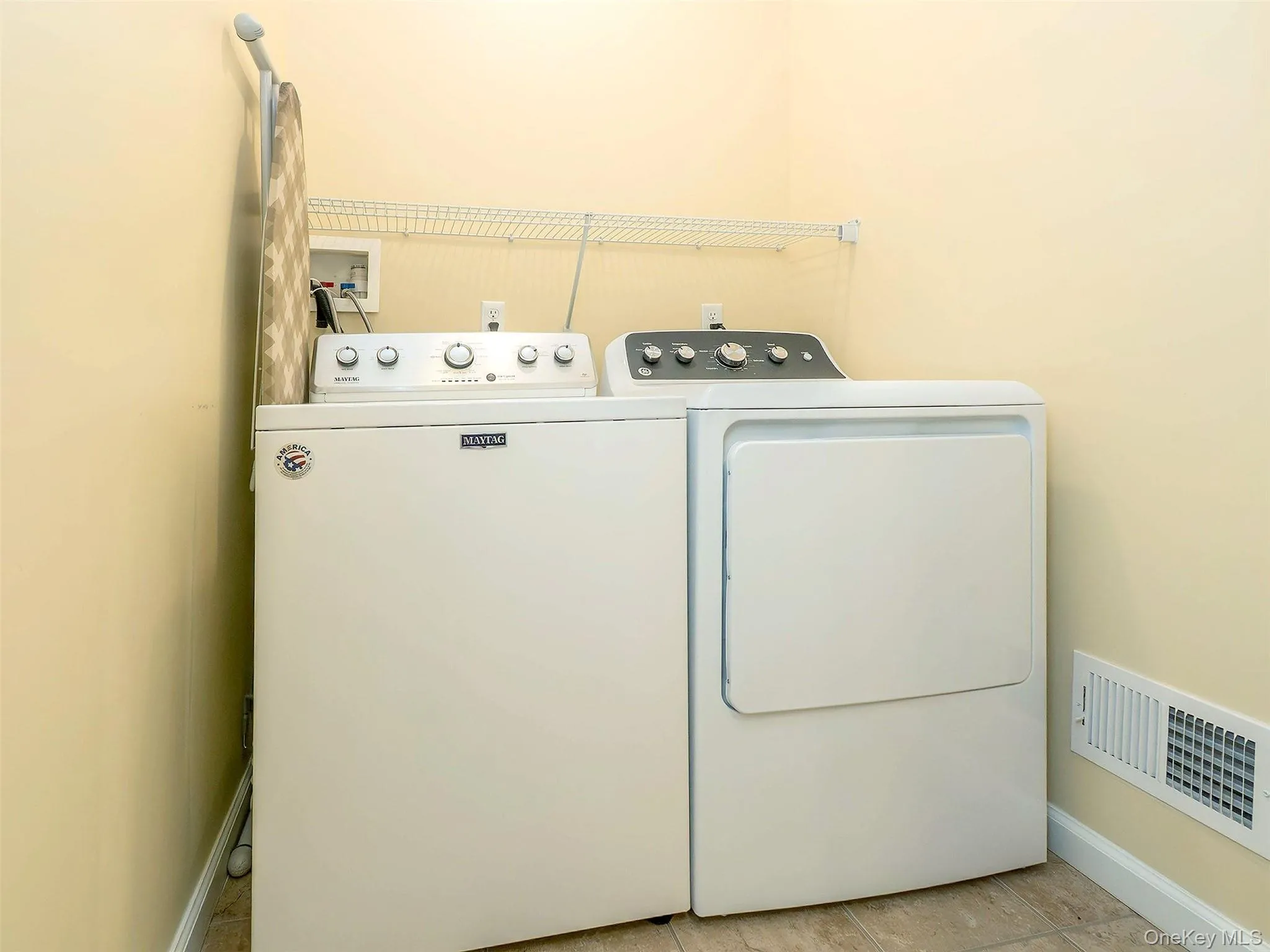 Laundry Area on main floor, easy to access. Laundry Area on main floor, easy to access.