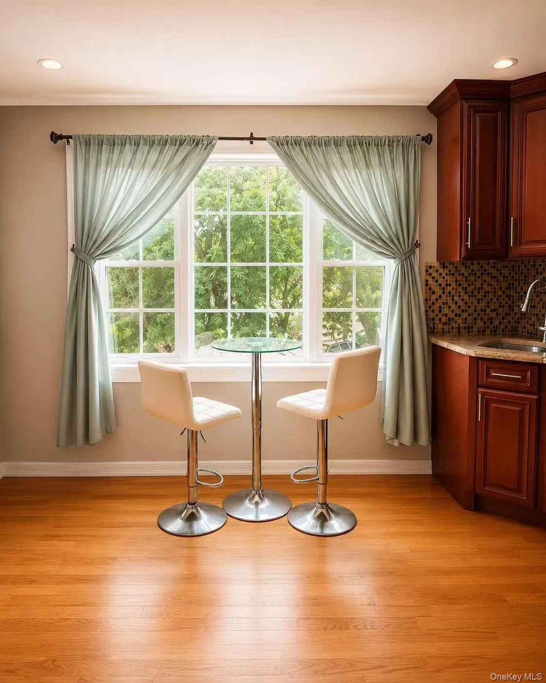 110-17 Inwood Street, New York, NY, 2 Bedrooms Bedrooms, 5 Rooms Rooms,1 BathroomBathrooms,Residential Lease,For Rent,Inwood,0,1018033 110-17 Inwood Street, New York, NY, 2 Bedrooms Bedrooms, 5 Rooms Rooms,1 BathroomBathrooms,Residential Lease,For Rent,Inwood,0,1018033