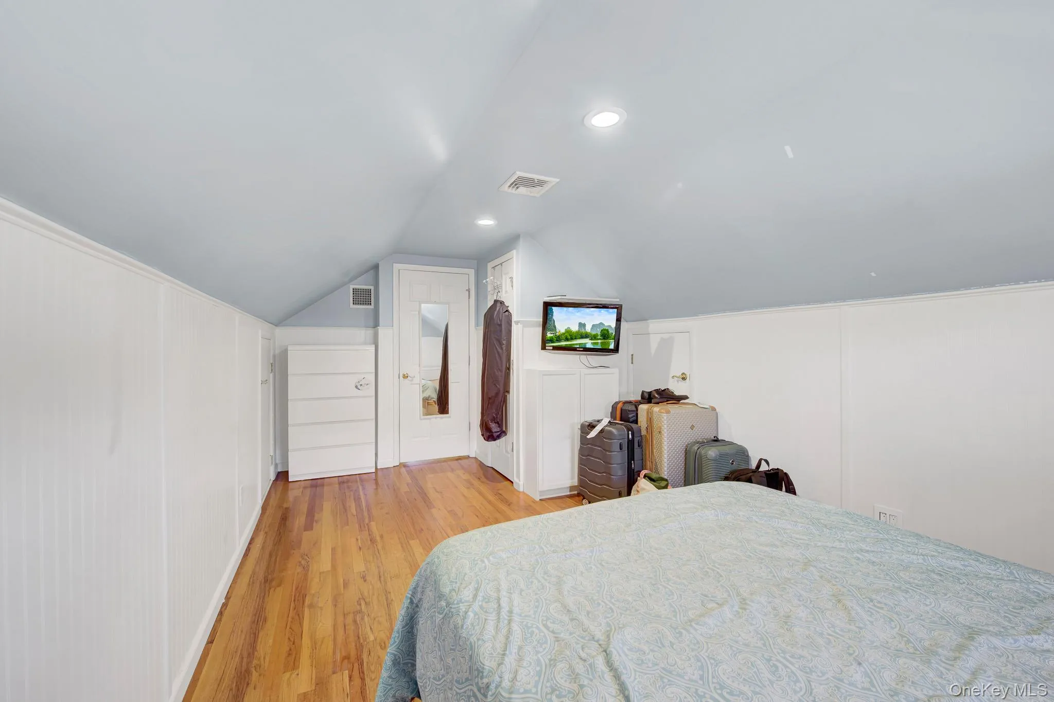 6 Oxford Avenue, Oyster Bay, NY, 3 Bedrooms Bedrooms, 7 Rooms Rooms,1 BathroomBathrooms,Residential,For Rent,Oxford,0,KEY1018037 6 Oxford Avenue, Oyster Bay, NY, 3 Bedrooms Bedrooms, 7 Rooms Rooms,1 BathroomBathrooms,Residential,For Rent,Oxford,0,KEY1018037