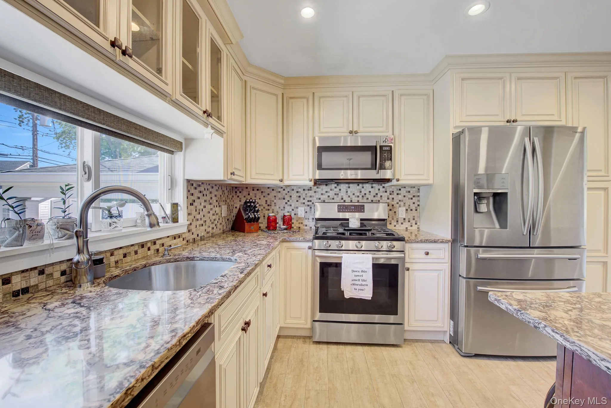 6 Oxford Avenue, Oyster Bay, NY, 3 Bedrooms Bedrooms, 7 Rooms Rooms,1 BathroomBathrooms,Residential,For Rent,Oxford,0,KEY1018037 6 Oxford Avenue, Oyster Bay, NY, 3 Bedrooms Bedrooms, 7 Rooms Rooms,1 BathroomBathrooms,Residential,For Rent,Oxford,0,KEY1018037