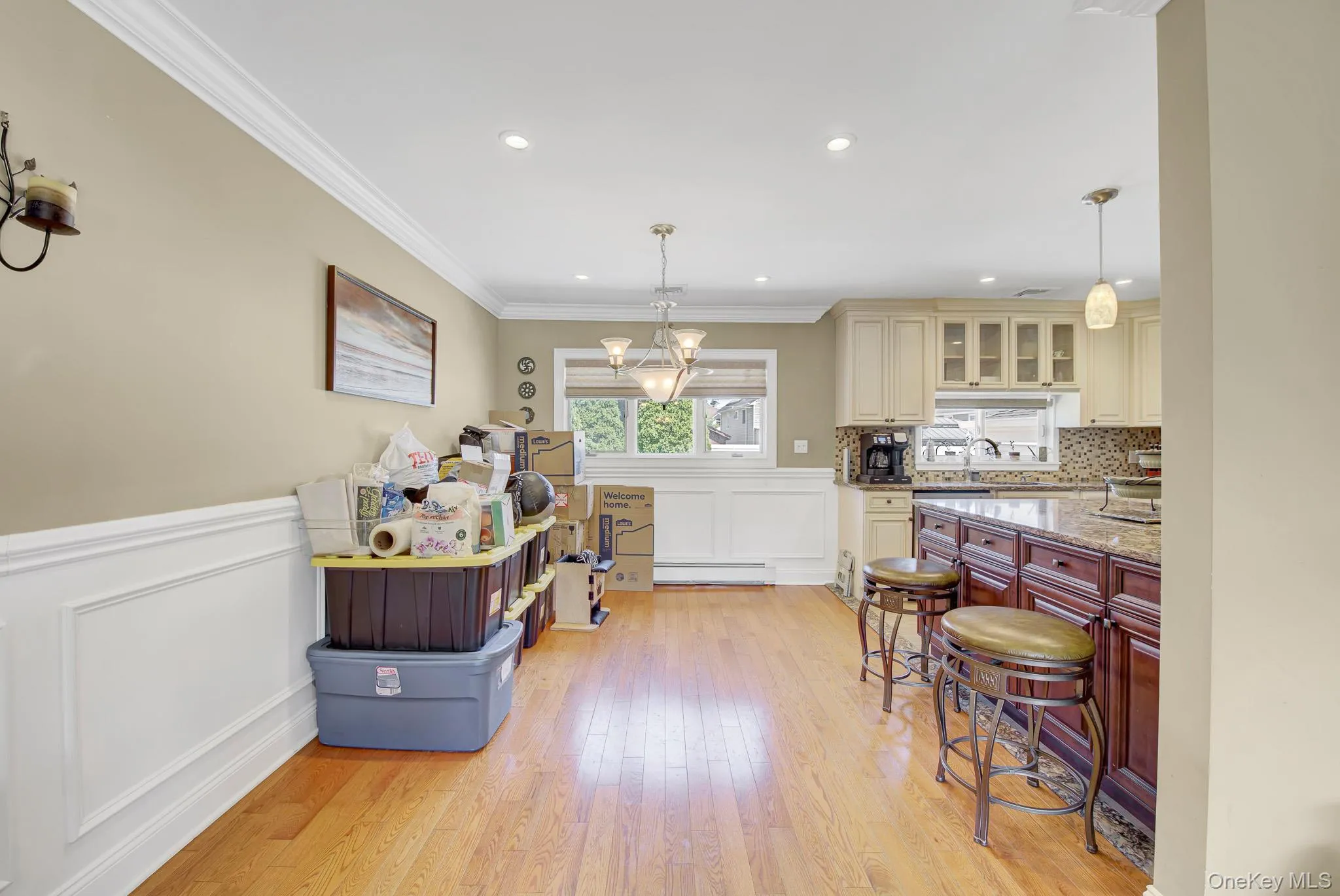 6 Oxford Avenue, Oyster Bay, NY, 3 Bedrooms Bedrooms, 7 Rooms Rooms,1 BathroomBathrooms,Residential,For Rent,Oxford,0,KEY1018037 6 Oxford Avenue, Oyster Bay, NY, 3 Bedrooms Bedrooms, 7 Rooms Rooms,1 BathroomBathrooms,Residential,For Rent,Oxford,0,KEY1018037