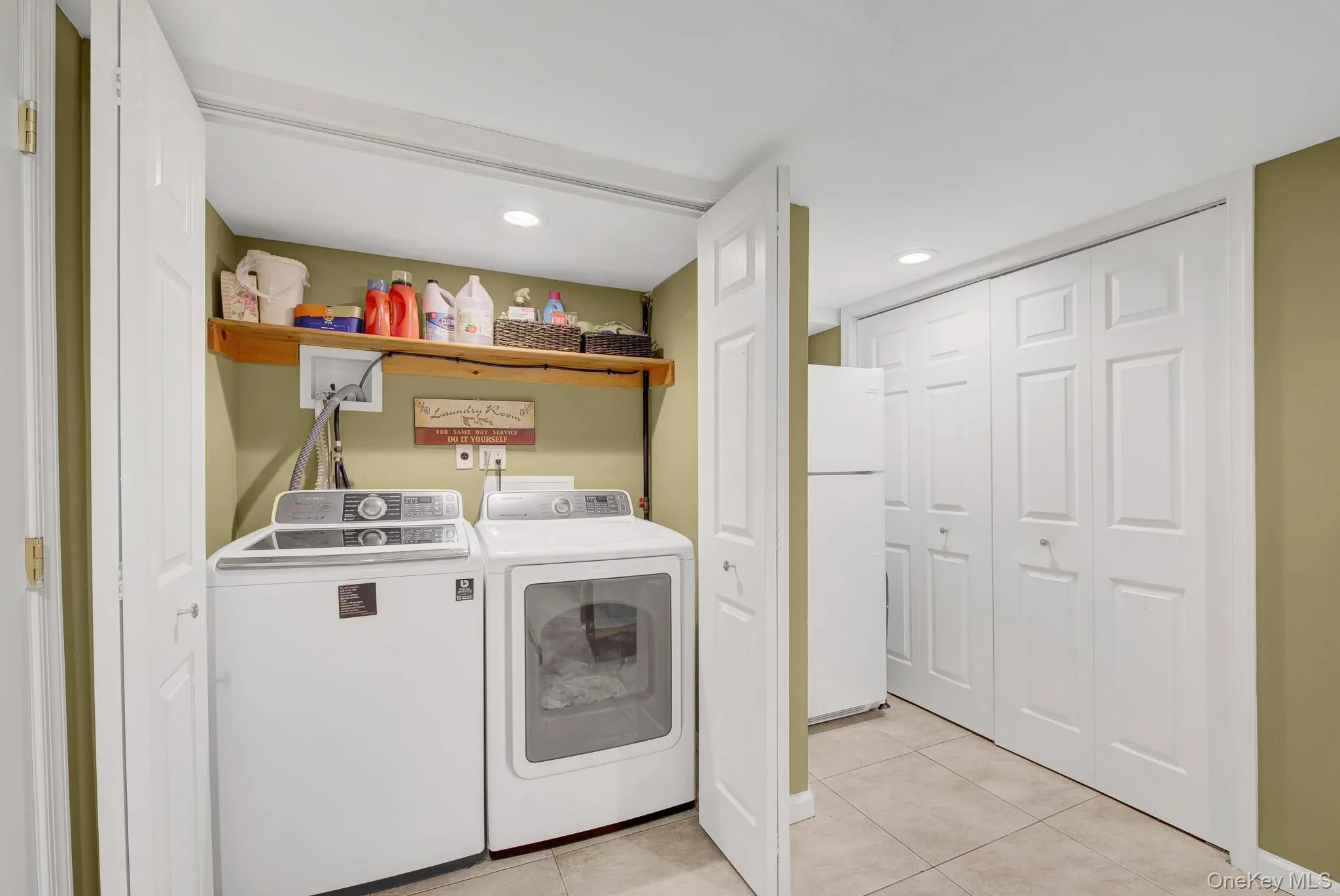 6 Oxford Avenue, Oyster Bay, NY, 3 Bedrooms Bedrooms, 7 Rooms Rooms,1 BathroomBathrooms,Residential,For Rent,Oxford,0,KEY1018037 6 Oxford Avenue, Oyster Bay, NY, 3 Bedrooms Bedrooms, 7 Rooms Rooms,1 BathroomBathrooms,Residential,For Rent,Oxford,0,KEY1018037