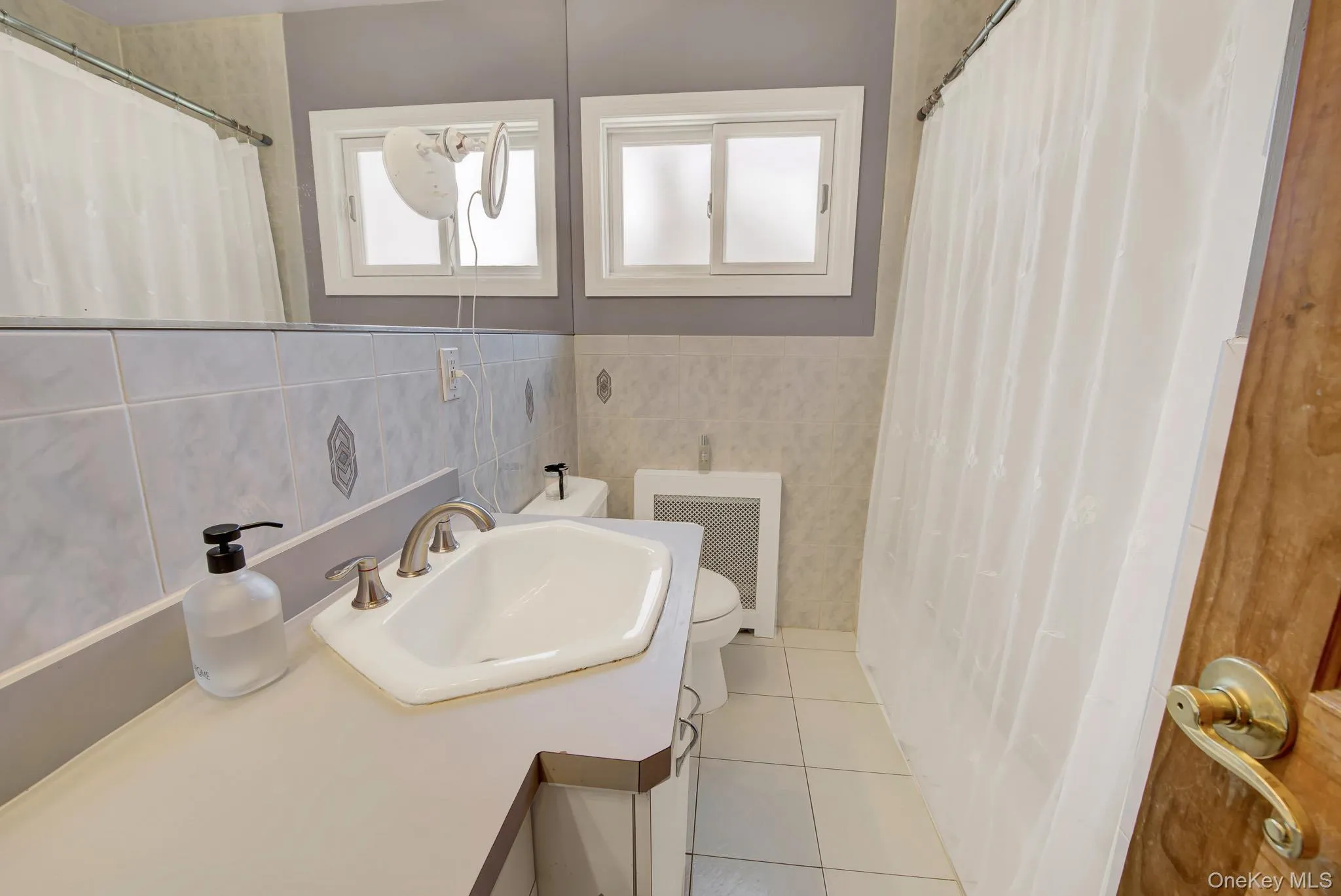 6 Oxford Avenue, Oyster Bay, NY, 3 Bedrooms Bedrooms, 7 Rooms Rooms,1 BathroomBathrooms,Residential,For Rent,Oxford,0,KEY1018037 6 Oxford Avenue, Oyster Bay, NY, 3 Bedrooms Bedrooms, 7 Rooms Rooms,1 BathroomBathrooms,Residential,For Rent,Oxford,0,KEY1018037