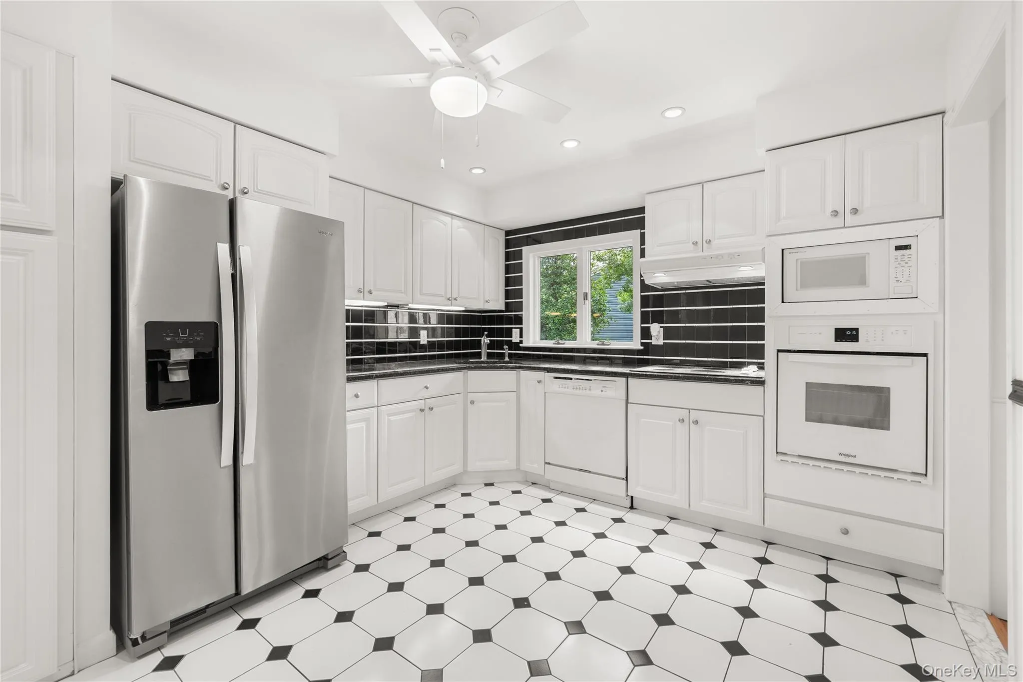 142 Mohican Avenue, Islip, NY, 4 Bedrooms Bedrooms, 8 Rooms Rooms,1 BathroomBathrooms,Residential,For Rent,Mohican,0,1018040 142 Mohican Avenue, Islip, NY, 4 Bedrooms Bedrooms, 8 Rooms Rooms,1 BathroomBathrooms,Residential,For Rent,Mohican,0,1018040