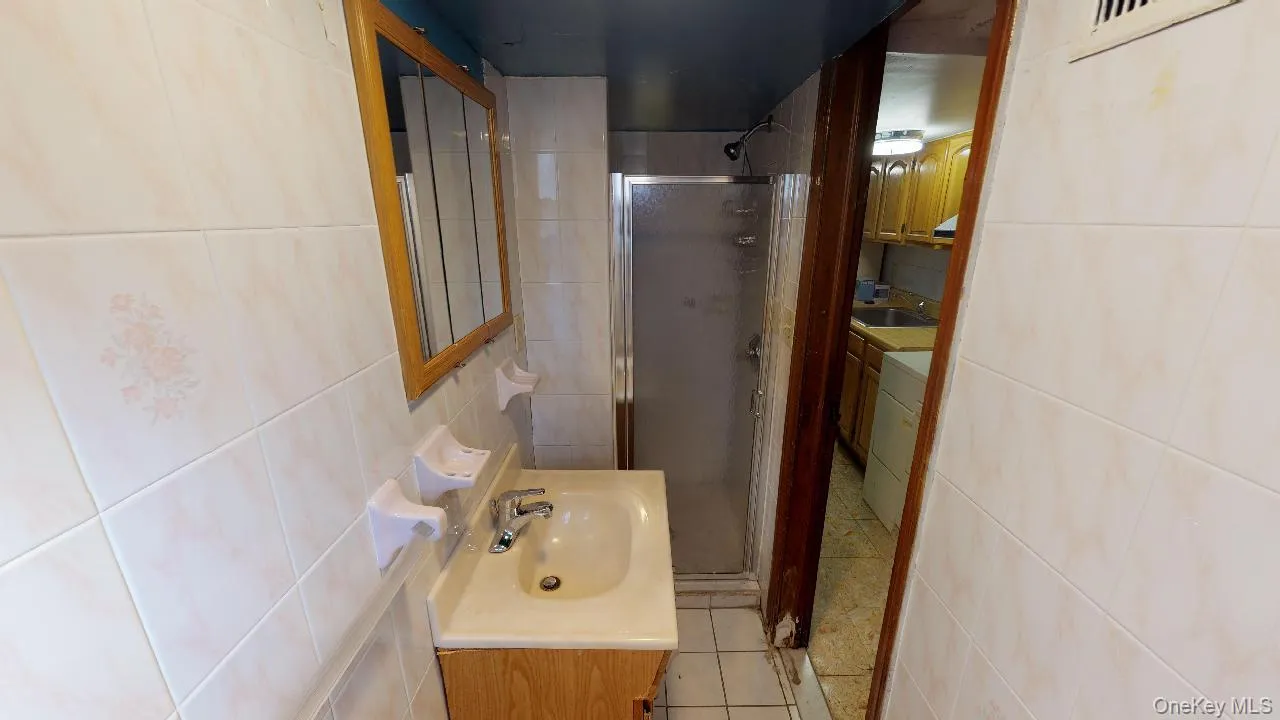 105-43 65th Road, New York, NY, 3 Bedrooms Bedrooms, 6 Rooms Rooms,2 BathroomsBathrooms,Residential Lease,For Rent,65th,0,KEY1018042 105-43 65th Road, New York, NY, 3 Bedrooms Bedrooms, 6 Rooms Rooms,2 BathroomsBathrooms,Residential Lease,For Rent,65th,0,KEY1018042