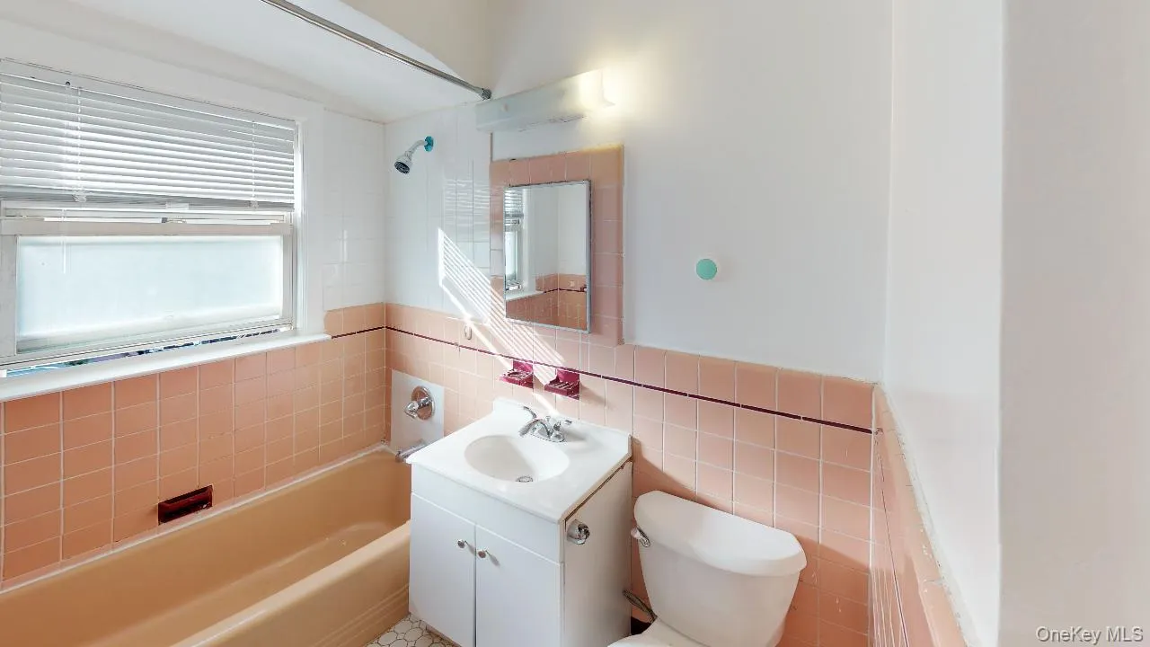 105-43 65th Road, New York, NY, 3 Bedrooms Bedrooms, 6 Rooms Rooms,2 BathroomsBathrooms,Residential Lease,For Rent,65th,0,KEY1018042 105-43 65th Road, New York, NY, 3 Bedrooms Bedrooms, 6 Rooms Rooms,2 BathroomsBathrooms,Residential Lease,For Rent,65th,0,KEY1018042