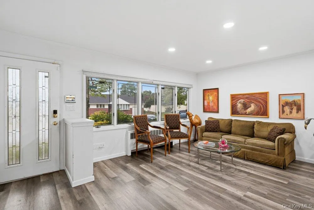 26 Sheridan Street, Oyster Bay, NY, 4 Bedrooms Bedrooms, 7 Rooms Rooms,3 BathroomsBathrooms,Residential,For Rent,Sheridan,0,KEY1018050 26 Sheridan Street, Oyster Bay, NY, 4 Bedrooms Bedrooms, 7 Rooms Rooms,3 BathroomsBathrooms,Residential,For Rent,Sheridan,0,KEY1018050