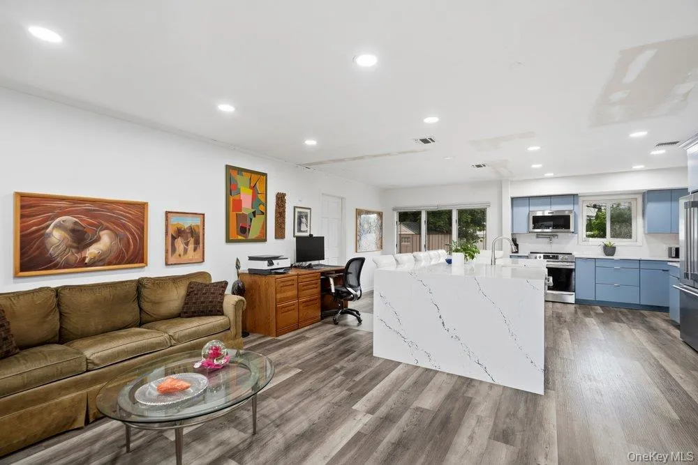 26 Sheridan Street, Oyster Bay, NY, 4 Bedrooms Bedrooms, 7 Rooms Rooms,3 BathroomsBathrooms,Residential,For Rent,Sheridan,0,KEY1018050 26 Sheridan Street, Oyster Bay, NY, 4 Bedrooms Bedrooms, 7 Rooms Rooms,3 BathroomsBathrooms,Residential,For Rent,Sheridan,0,KEY1018050