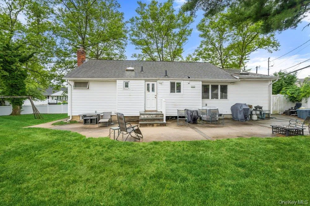26 Sheridan Street, Oyster Bay, NY, 4 Bedrooms Bedrooms, 7 Rooms Rooms,3 BathroomsBathrooms,Residential,For Rent,Sheridan,0,KEY1018050 26 Sheridan Street, Oyster Bay, NY, 4 Bedrooms Bedrooms, 7 Rooms Rooms,3 BathroomsBathrooms,Residential,For Rent,Sheridan,0,KEY1018050