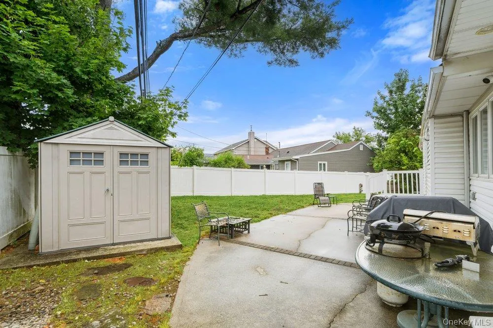 26 Sheridan Street, Oyster Bay, NY, 4 Bedrooms Bedrooms, 7 Rooms Rooms,3 BathroomsBathrooms,Residential,For Rent,Sheridan,0,KEY1018050 26 Sheridan Street, Oyster Bay, NY, 4 Bedrooms Bedrooms, 7 Rooms Rooms,3 BathroomsBathrooms,Residential,For Rent,Sheridan,0,KEY1018050