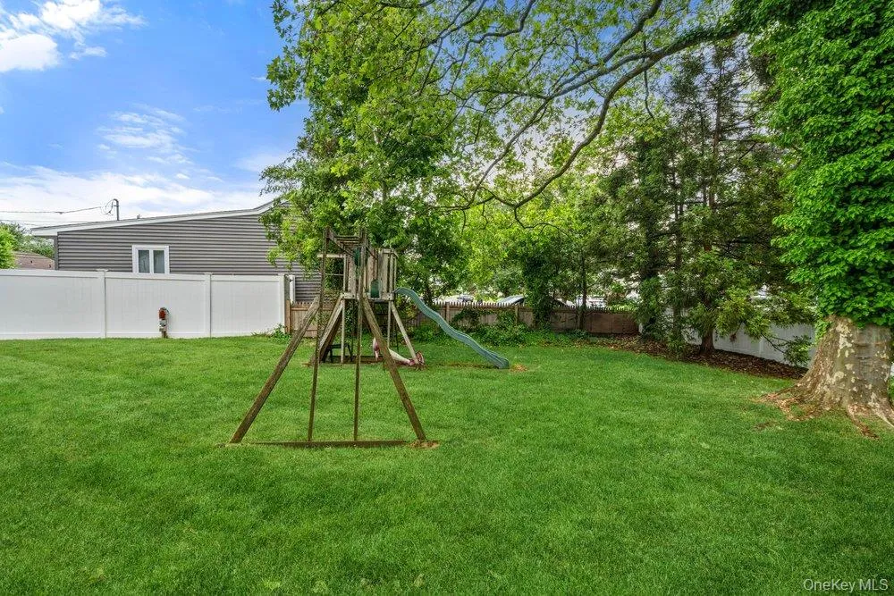26 Sheridan Street, Oyster Bay, NY, 4 Bedrooms Bedrooms, 7 Rooms Rooms,3 BathroomsBathrooms,Residential,For Rent,Sheridan,0,KEY1018050 26 Sheridan Street, Oyster Bay, NY, 4 Bedrooms Bedrooms, 7 Rooms Rooms,3 BathroomsBathrooms,Residential,For Rent,Sheridan,0,KEY1018050