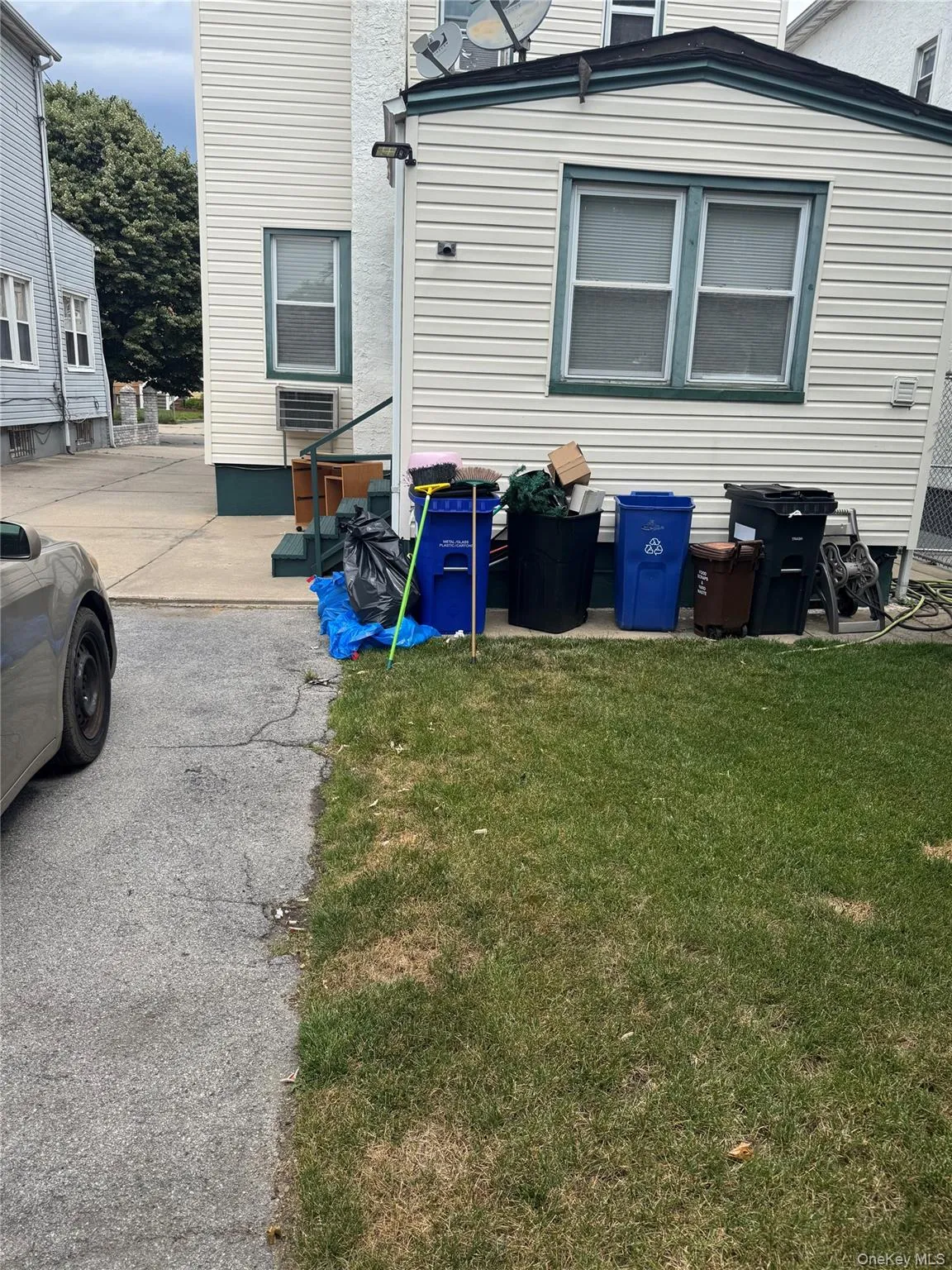 23220 Mentone Avenue, New York, NY, 3 Bedrooms Bedrooms, 6 Rooms Rooms,2 BathroomsBathrooms,Residential,For Rent,Mentone,0,KEY1018051 23220 Mentone Avenue, New York, NY, 3 Bedrooms Bedrooms, 6 Rooms Rooms,2 BathroomsBathrooms,Residential,For Rent,Mentone,0,KEY1018051