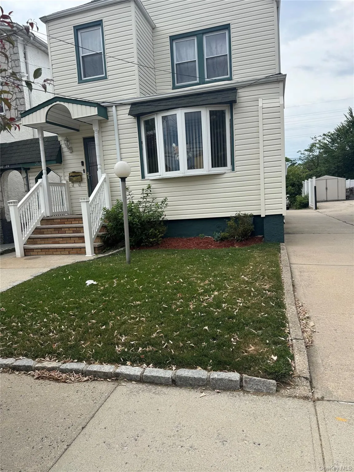 23220 Mentone Avenue, New York, NY, 3 Bedrooms Bedrooms, 6 Rooms Rooms,2 BathroomsBathrooms,Residential,For Rent,Mentone,0,KEY1018051 23220 Mentone Avenue, New York, NY, 3 Bedrooms Bedrooms, 6 Rooms Rooms,2 BathroomsBathrooms,Residential,For Rent,Mentone,0,KEY1018051