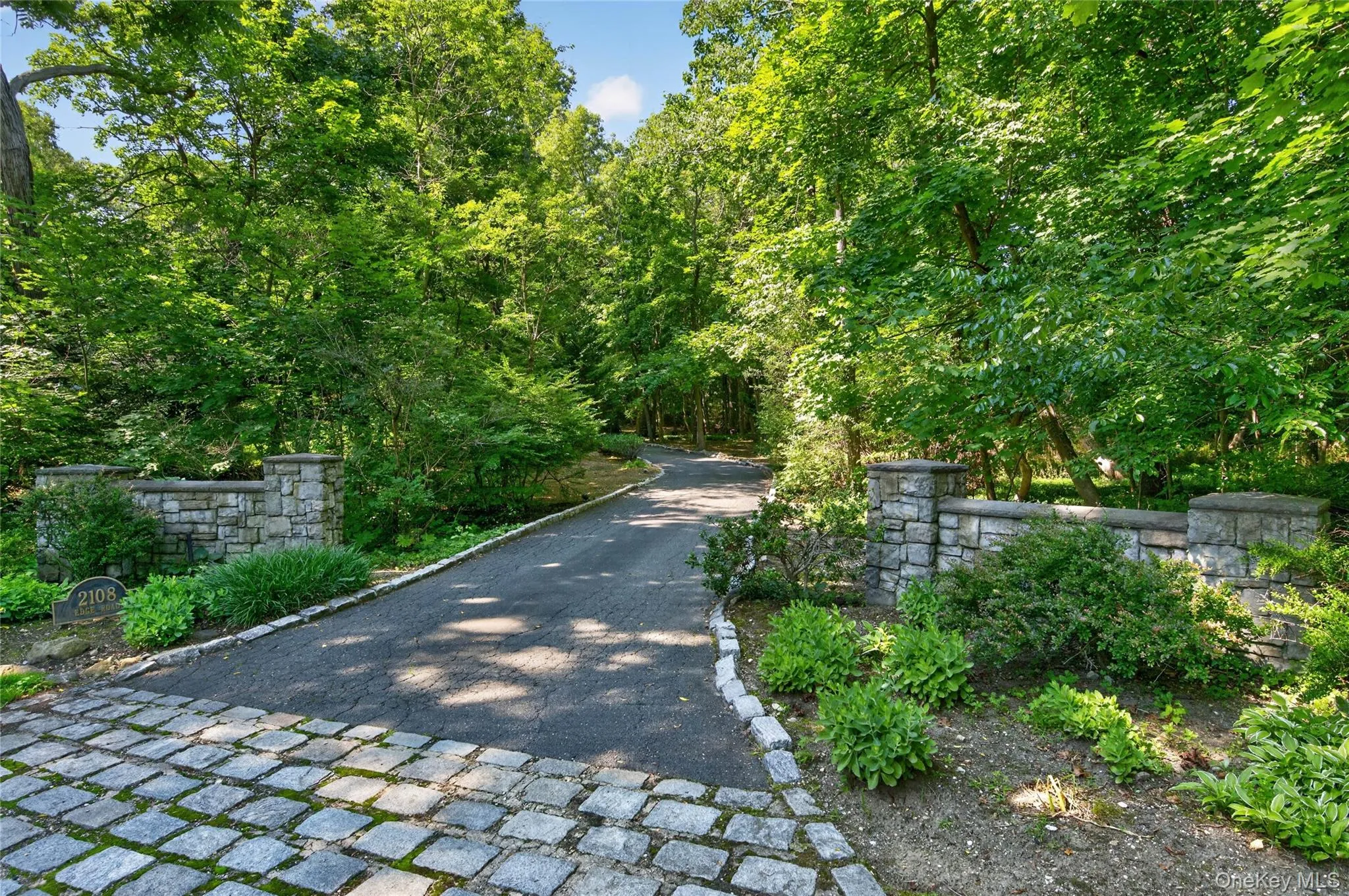 2108 Edge Road, Oyster Bay, NY, 6 Bedrooms Bedrooms, 9 Rooms Rooms,2 BathroomsBathrooms,Residential,For Rent,Edge,0,1018052 2108 Edge Road, Oyster Bay, NY, 6 Bedrooms Bedrooms, 9 Rooms Rooms,2 BathroomsBathrooms,Residential,For Rent,Edge,0,1018052