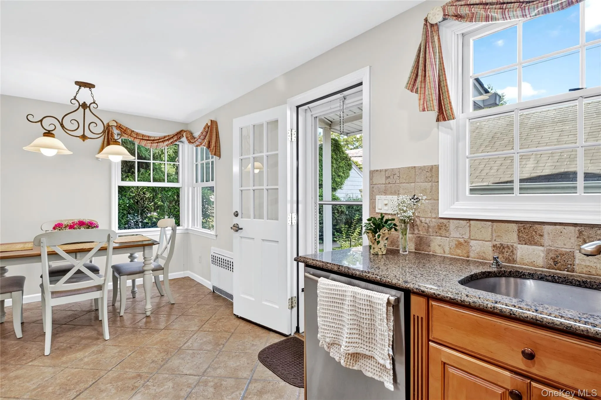 21 Travers Street, North Hempstead, NY, 3 Bedrooms Bedrooms, 5 Rooms Rooms,2 BathroomsBathrooms,Residential Lease,For Rent,Travers,0,KEY1018053 21 Travers Street, North Hempstead, NY, 3 Bedrooms Bedrooms, 5 Rooms Rooms,2 BathroomsBathrooms,Residential Lease,For Rent,Travers,0,KEY1018053