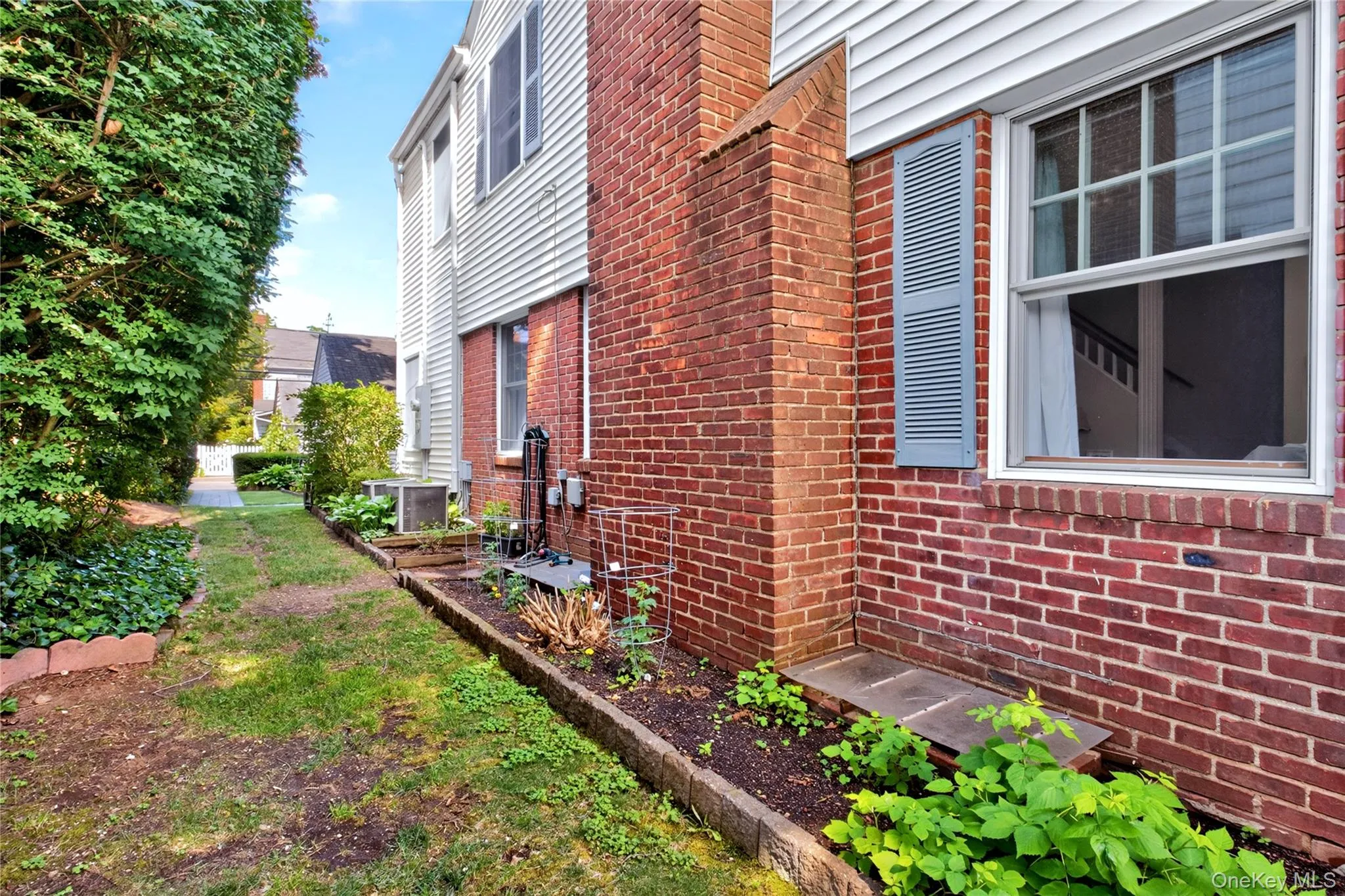 21 Travers Street, North Hempstead, NY, 3 Bedrooms Bedrooms, 5 Rooms Rooms,2 BathroomsBathrooms,Residential Lease,For Rent,Travers,0,KEY1018053 21 Travers Street, North Hempstead, NY, 3 Bedrooms Bedrooms, 5 Rooms Rooms,2 BathroomsBathrooms,Residential Lease,For Rent,Travers,0,KEY1018053