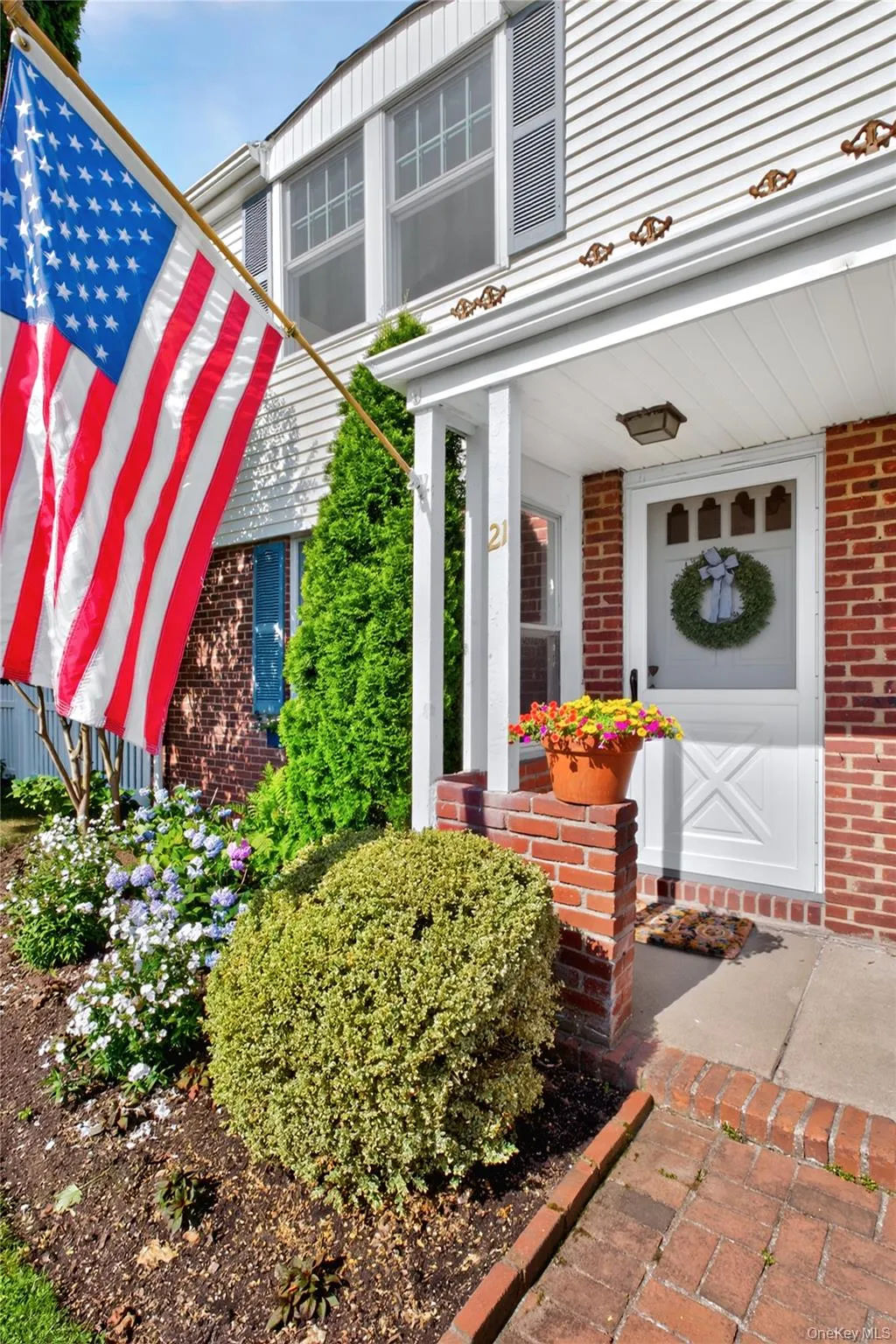 21 Travers Street, North Hempstead, NY, 3 Bedrooms Bedrooms, 5 Rooms Rooms,2 BathroomsBathrooms,Residential Lease,For Rent,Travers,0,KEY1018053 21 Travers Street, North Hempstead, NY, 3 Bedrooms Bedrooms, 5 Rooms Rooms,2 BathroomsBathrooms,Residential Lease,For Rent,Travers,0,KEY1018053