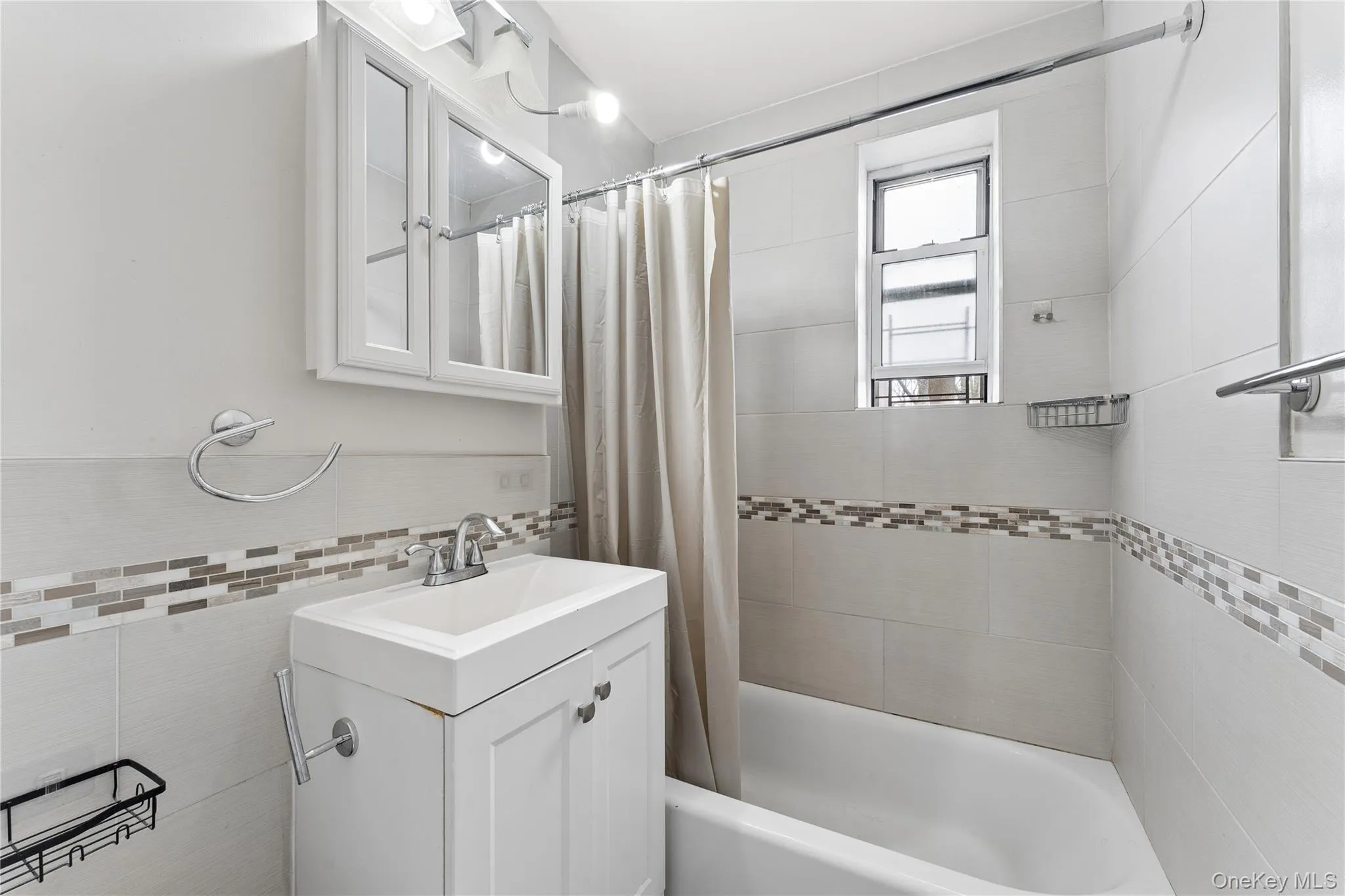 55-01 31st Avenue, New York, NY, 2 Bedrooms Bedrooms, 5 Rooms Rooms,1 BathroomBathrooms,Residential,For Rent,31st,0,KEY1018056 55-01 31st Avenue, New York, NY, 2 Bedrooms Bedrooms, 5 Rooms Rooms,1 BathroomBathrooms,Residential,For Rent,31st,0,KEY1018056