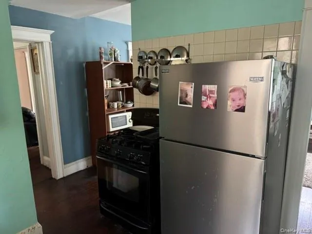 35 Fairview Avenue, North Hempstead, NY, 4 Bedrooms Bedrooms, 7 Rooms Rooms,2 BathroomsBathrooms,Residential,For Rent,Fairview,0,KEY1018060 35 Fairview Avenue, North Hempstead, NY, 4 Bedrooms Bedrooms, 7 Rooms Rooms,2 BathroomsBathrooms,Residential,For Rent,Fairview,0,KEY1018060