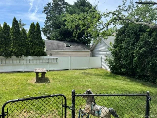 35 Fairview Avenue, North Hempstead, NY, 4 Bedrooms Bedrooms, 7 Rooms Rooms,2 BathroomsBathrooms,Residential,For Rent,Fairview,0,KEY1018060 35 Fairview Avenue, North Hempstead, NY, 4 Bedrooms Bedrooms, 7 Rooms Rooms,2 BathroomsBathrooms,Residential,For Rent,Fairview,0,KEY1018060
