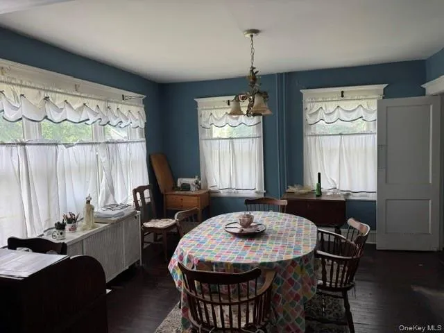 35 Fairview Avenue, North Hempstead, NY, 4 Bedrooms Bedrooms, 7 Rooms Rooms,2 BathroomsBathrooms,Residential,For Rent,Fairview,0,KEY1018060 35 Fairview Avenue, North Hempstead, NY, 4 Bedrooms Bedrooms, 7 Rooms Rooms,2 BathroomsBathrooms,Residential,For Rent,Fairview,0,KEY1018060