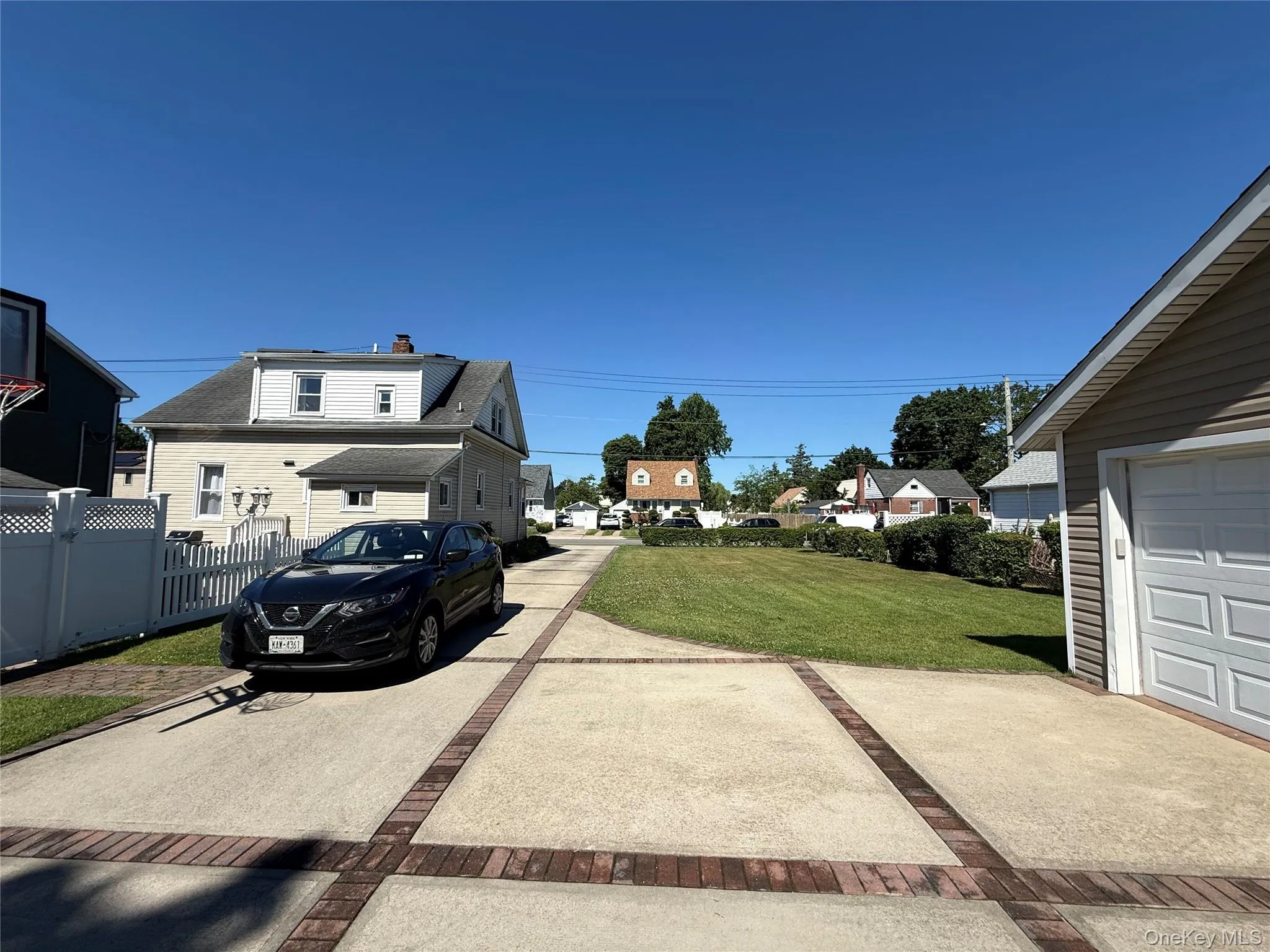 469 Chester Street, Hempstead, NY, 4 Bedrooms Bedrooms, 9 Rooms Rooms,2 BathroomsBathrooms,Residential,For Rent,Chester,0,KEY1018062 469 Chester Street, Hempstead, NY, 4 Bedrooms Bedrooms, 9 Rooms Rooms,2 BathroomsBathrooms,Residential,For Rent,Chester,0,KEY1018062