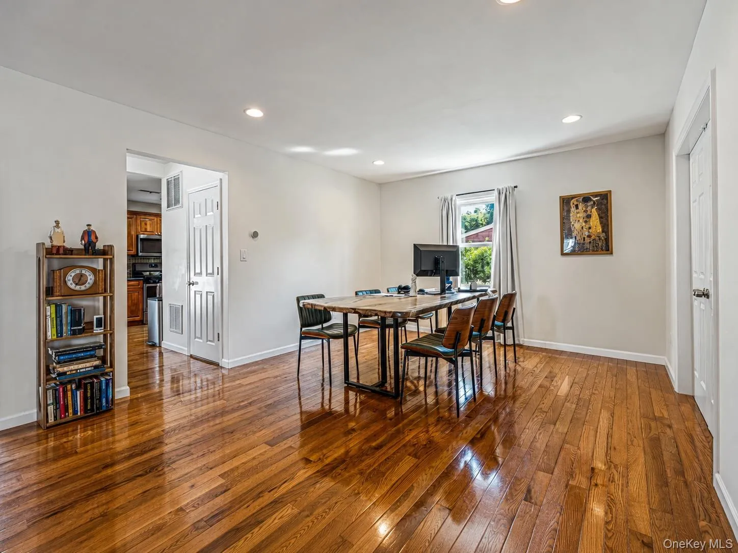 16 North Street, Glen Cove, NY, 3 Bedrooms Bedrooms, 8 Rooms Rooms,2 BathroomsBathrooms,Residential Lease,For Rent,North,0,KEY1018064 16 North Street, Glen Cove, NY, 3 Bedrooms Bedrooms, 8 Rooms Rooms,2 BathroomsBathrooms,Residential Lease,For Rent,North,0,KEY1018064