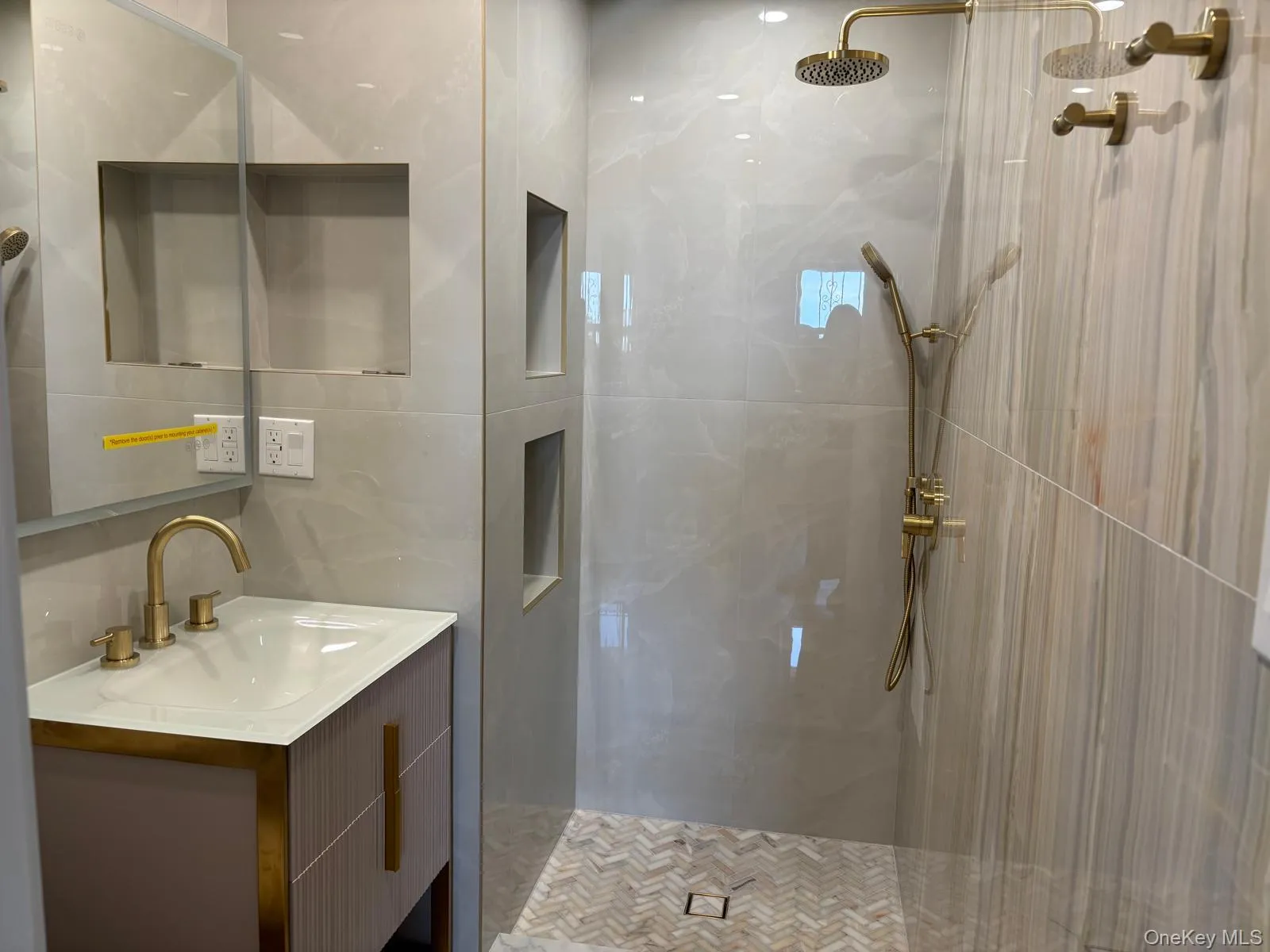 833 Central Avenue, New York, NY, 2 Bedrooms Bedrooms, 5 Rooms Rooms,2 BathroomsBathrooms,Residential,For Rent,Central,0,1018071 833 Central Avenue, New York, NY, 2 Bedrooms Bedrooms, 5 Rooms Rooms,2 BathroomsBathrooms,Residential,For Rent,Central,0,1018071