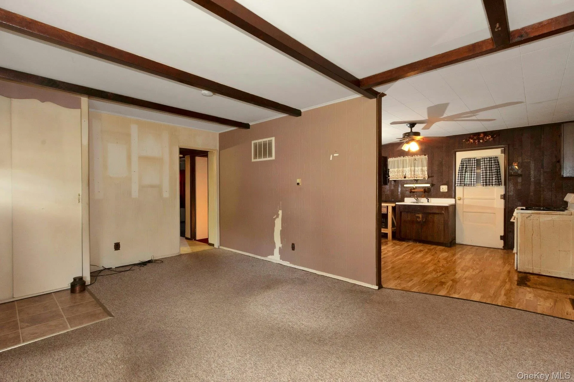 158 Violet Avenue, Poughkeepsie (town), NY, 4 Bedrooms Bedrooms, 6 Rooms Rooms,1 BathroomBathrooms,Residential,For Rent,Violet,0,1018077 158 Violet Avenue, Poughkeepsie (town), NY, 4 Bedrooms Bedrooms, 6 Rooms Rooms,1 BathroomBathrooms,Residential,For Rent,Violet,0,1018077