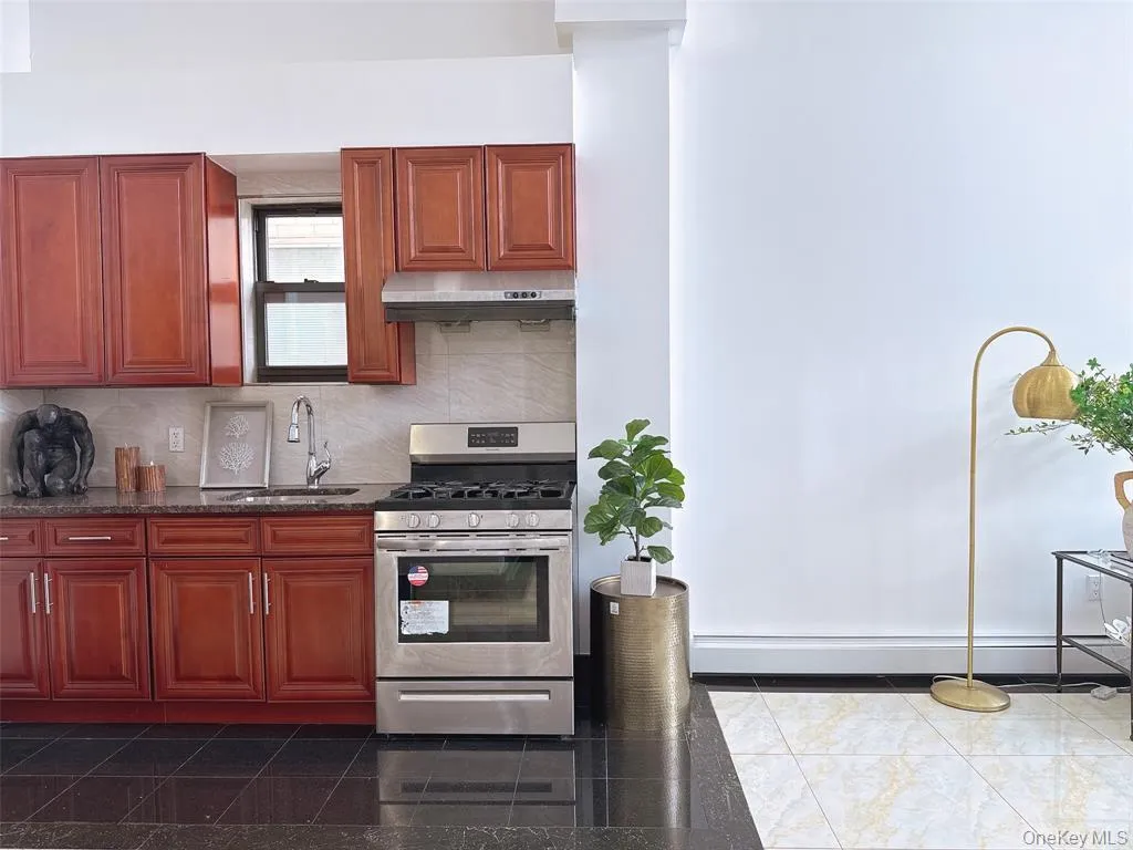 31-47 137th Street, New York, NY, 2 Bedrooms Bedrooms, 5 Rooms Rooms,2 BathroomsBathrooms,Residential,For Rent,137th,0,KEY1018082 31-47 137th Street, New York, NY, 2 Bedrooms Bedrooms, 5 Rooms Rooms,2 BathroomsBathrooms,Residential,For Rent,137th,0,KEY1018082