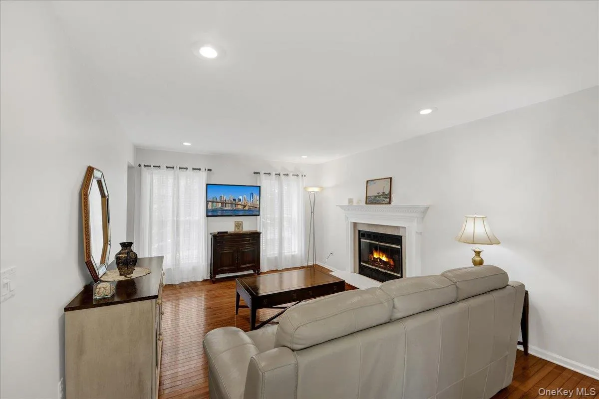 68 Bolton Avenue, White Plains, NY, 4 Bedrooms Bedrooms, 8 Rooms Rooms,2 BathroomsBathrooms,Residential,For Rent,Bolton,0,1018083 68 Bolton Avenue, White Plains, NY, 4 Bedrooms Bedrooms, 8 Rooms Rooms,2 BathroomsBathrooms,Residential,For Rent,Bolton,0,1018083