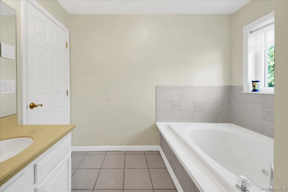 68 Bolton Avenue, White Plains, NY, 4 Bedrooms Bedrooms, 8 Rooms Rooms,2 BathroomsBathrooms,Residential,For Rent,Bolton,0,1018083 68 Bolton Avenue, White Plains, NY, 4 Bedrooms Bedrooms, 8 Rooms Rooms,2 BathroomsBathrooms,Residential,For Rent,Bolton,0,1018083