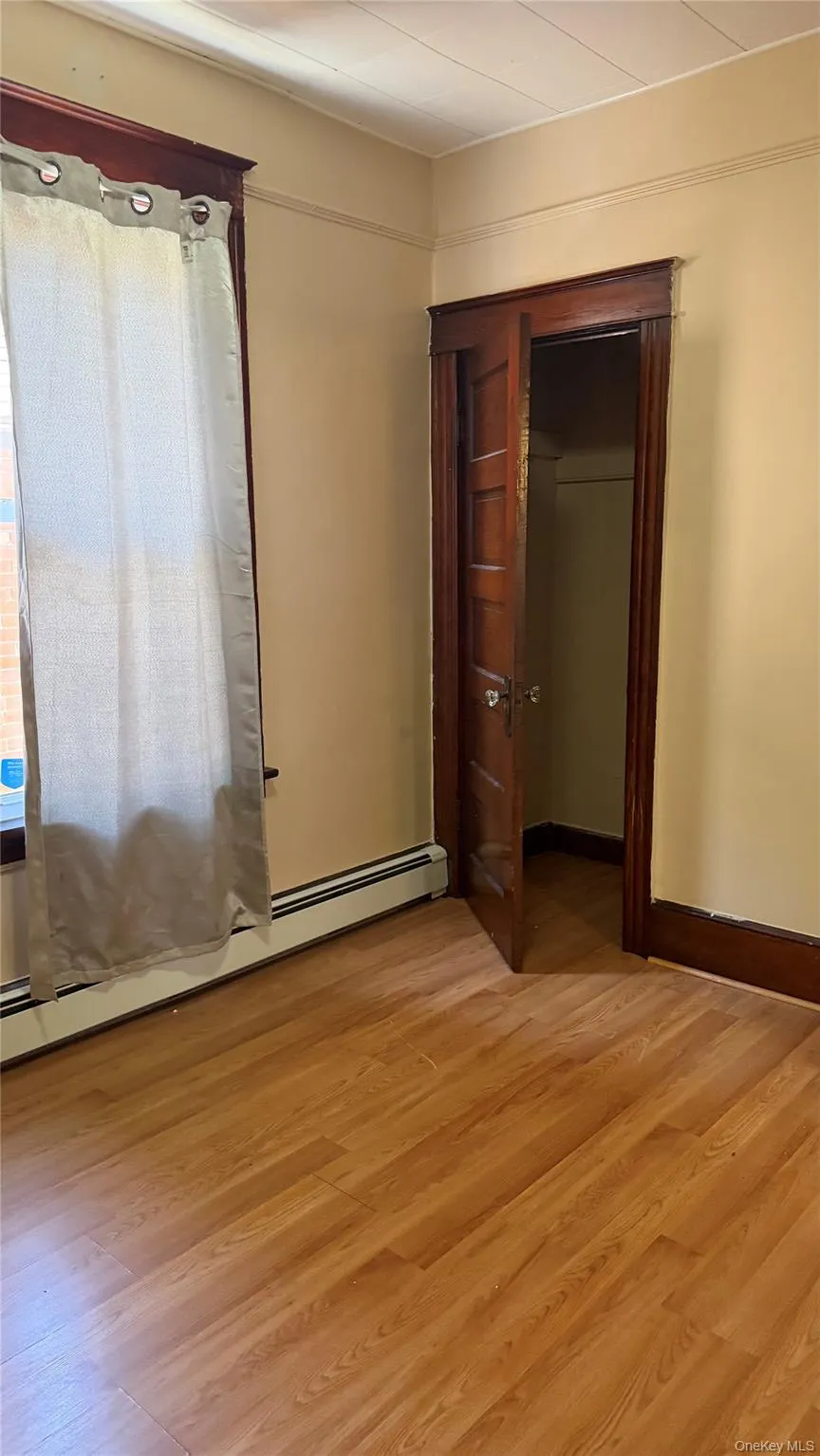 417 Baker Street, Poughkeepsie, NY, 2 Bedrooms Bedrooms, 4 Rooms Rooms,1 BathroomBathrooms,Residential Lease,For Rent,Baker,0,KEY1018085 417 Baker Street, Poughkeepsie, NY, 2 Bedrooms Bedrooms, 4 Rooms Rooms,1 BathroomBathrooms,Residential Lease,For Rent,Baker,0,KEY1018085