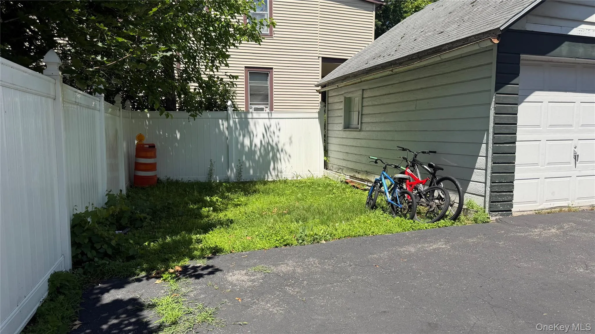 417 Baker Street, Poughkeepsie, NY, 2 Bedrooms Bedrooms, 4 Rooms Rooms,1 BathroomBathrooms,Residential Lease,For Rent,Baker,0,KEY1018085 417 Baker Street, Poughkeepsie, NY, 2 Bedrooms Bedrooms, 4 Rooms Rooms,1 BathroomBathrooms,Residential Lease,For Rent,Baker,0,KEY1018085
