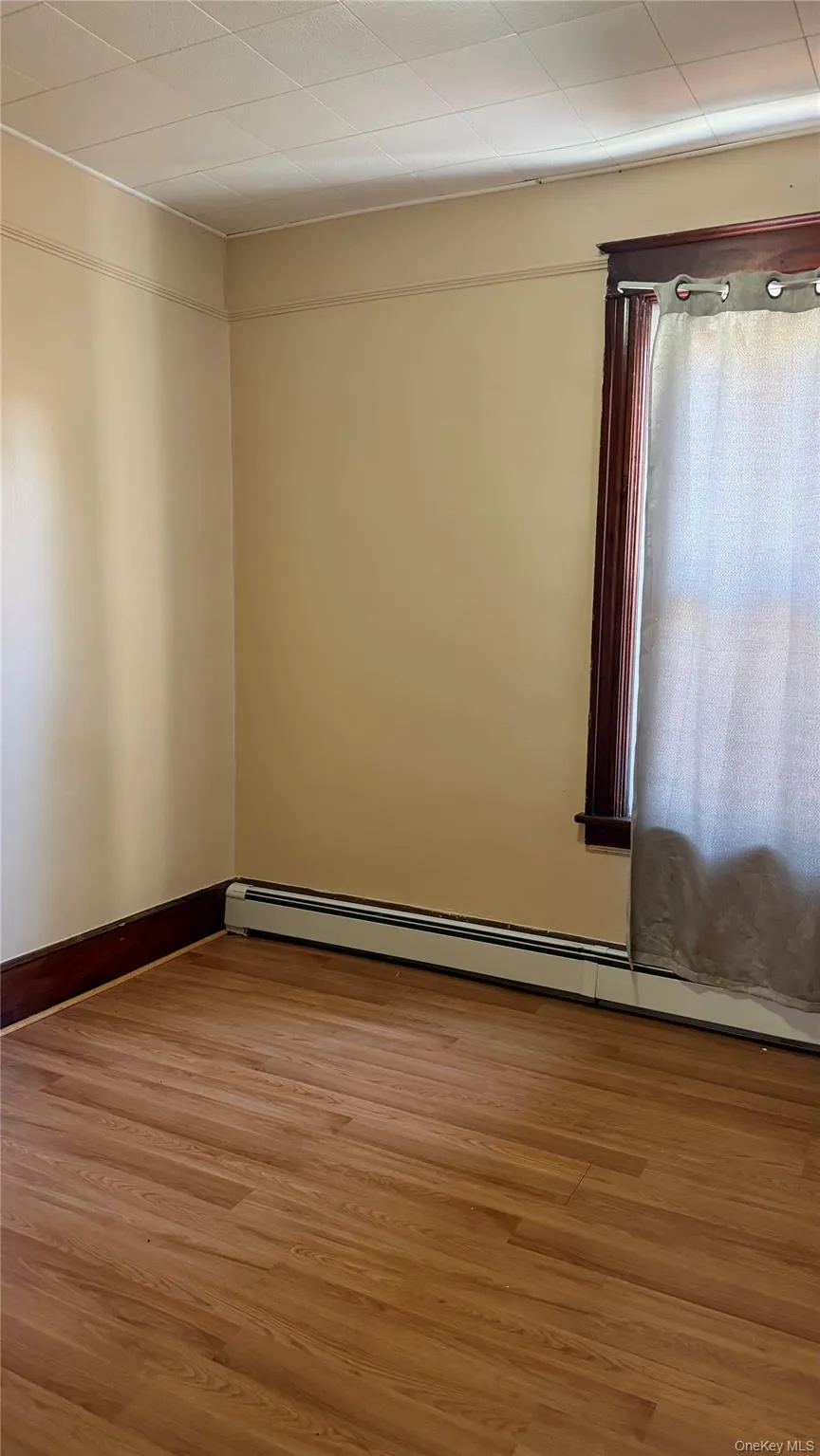 417 Baker Street, Poughkeepsie, NY, 2 Bedrooms Bedrooms, 4 Rooms Rooms,1 BathroomBathrooms,Residential Lease,For Rent,Baker,0,KEY1018085 417 Baker Street, Poughkeepsie, NY, 2 Bedrooms Bedrooms, 4 Rooms Rooms,1 BathroomBathrooms,Residential Lease,For Rent,Baker,0,KEY1018085