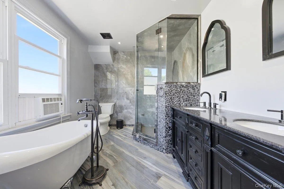 172 Crescent Place, Yonkers, NY, 3 Bedrooms Bedrooms, 9 Rooms Rooms,2 BathroomsBathrooms,Residential,For Rent,Crescent,0,KEY1018100 172 Crescent Place, Yonkers, NY, 3 Bedrooms Bedrooms, 9 Rooms Rooms,2 BathroomsBathrooms,Residential,For Rent,Crescent,0,KEY1018100
