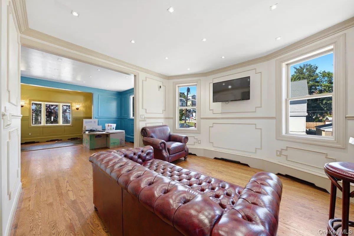 172 Crescent Place, Yonkers, NY, 3 Bedrooms Bedrooms, 9 Rooms Rooms,2 BathroomsBathrooms,Residential,For Rent,Crescent,0,KEY1018100 172 Crescent Place, Yonkers, NY, 3 Bedrooms Bedrooms, 9 Rooms Rooms,2 BathroomsBathrooms,Residential,For Rent,Crescent,0,KEY1018100
