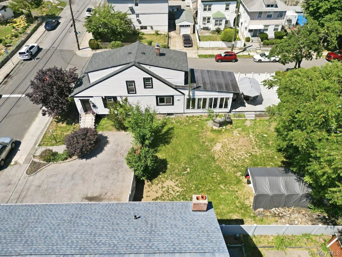 172 Crescent Place, Yonkers, NY, 3 Bedrooms Bedrooms, 9 Rooms Rooms,2 BathroomsBathrooms,Residential,For Rent,Crescent,0,KEY1018100 172 Crescent Place, Yonkers, NY, 3 Bedrooms Bedrooms, 9 Rooms Rooms,2 BathroomsBathrooms,Residential,For Rent,Crescent,0,KEY1018100