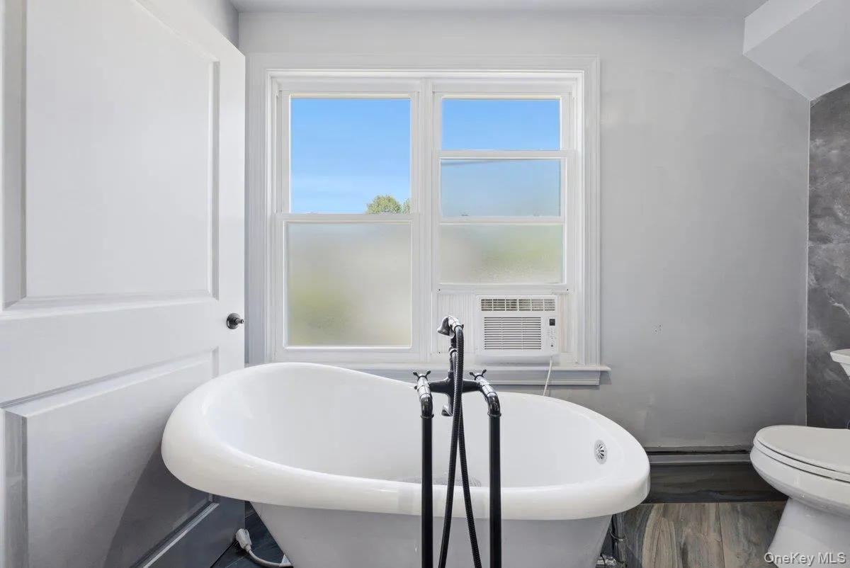172 Crescent Place, Yonkers, NY, 3 Bedrooms Bedrooms, 9 Rooms Rooms,2 BathroomsBathrooms,Residential,For Rent,Crescent,0,KEY1018100 172 Crescent Place, Yonkers, NY, 3 Bedrooms Bedrooms, 9 Rooms Rooms,2 BathroomsBathrooms,Residential,For Rent,Crescent,0,KEY1018100