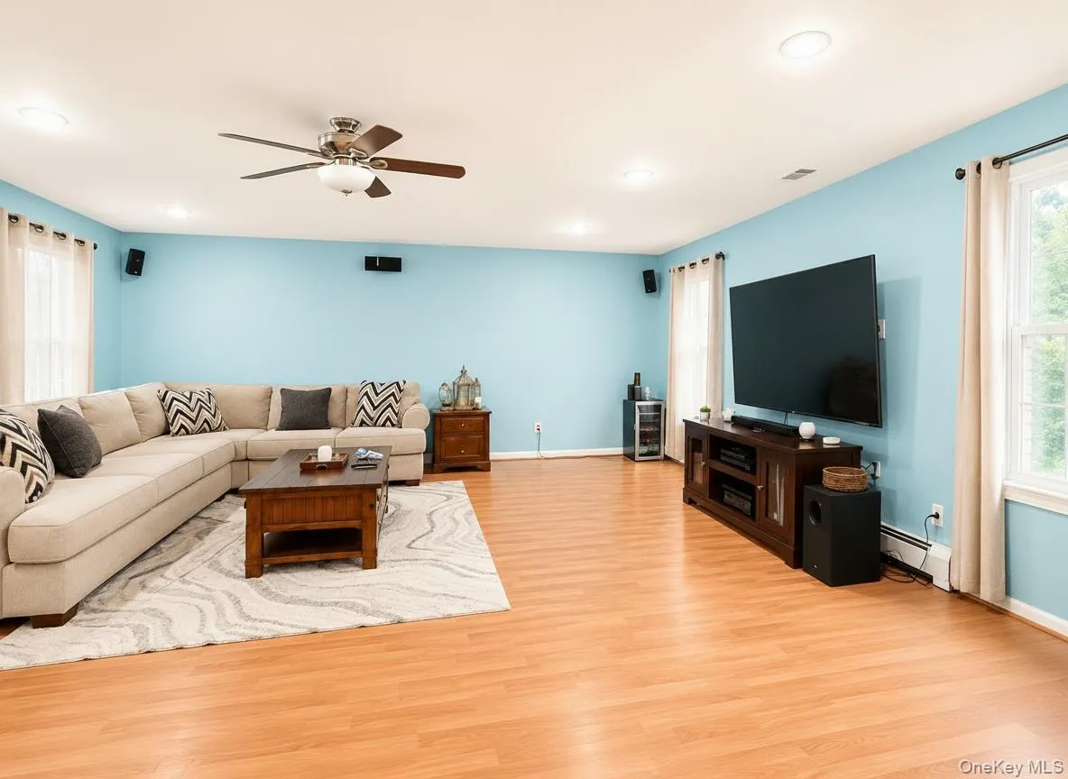 Family room with private entrance Family room with private entrance