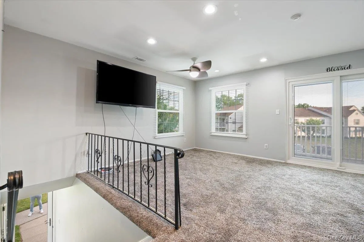 80 Fairview Circle, Brookhaven, NY, 2 Bedrooms Bedrooms, 6 Rooms Rooms,2 BathroomsBathrooms,Residential,For Rent,Fairview,0,1018113 80 Fairview Circle, Brookhaven, NY, 2 Bedrooms Bedrooms, 6 Rooms Rooms,2 BathroomsBathrooms,Residential,For Rent,Fairview,0,1018113