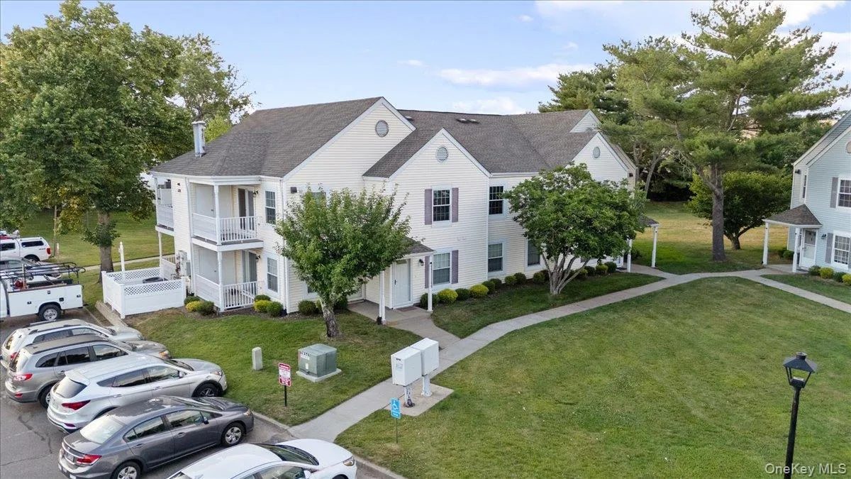 80 Fairview Circle, Brookhaven, NY, 2 Bedrooms Bedrooms, 6 Rooms Rooms,2 BathroomsBathrooms,Residential,For Rent,Fairview,0,1018113 80 Fairview Circle, Brookhaven, NY, 2 Bedrooms Bedrooms, 6 Rooms Rooms,2 BathroomsBathrooms,Residential,For Rent,Fairview,0,1018113