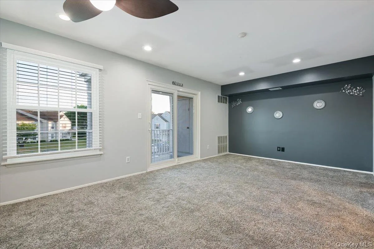 80 Fairview Circle, Brookhaven, NY, 2 Bedrooms Bedrooms, 6 Rooms Rooms,2 BathroomsBathrooms,Residential,For Rent,Fairview,0,1018113 80 Fairview Circle, Brookhaven, NY, 2 Bedrooms Bedrooms, 6 Rooms Rooms,2 BathroomsBathrooms,Residential,For Rent,Fairview,0,1018113