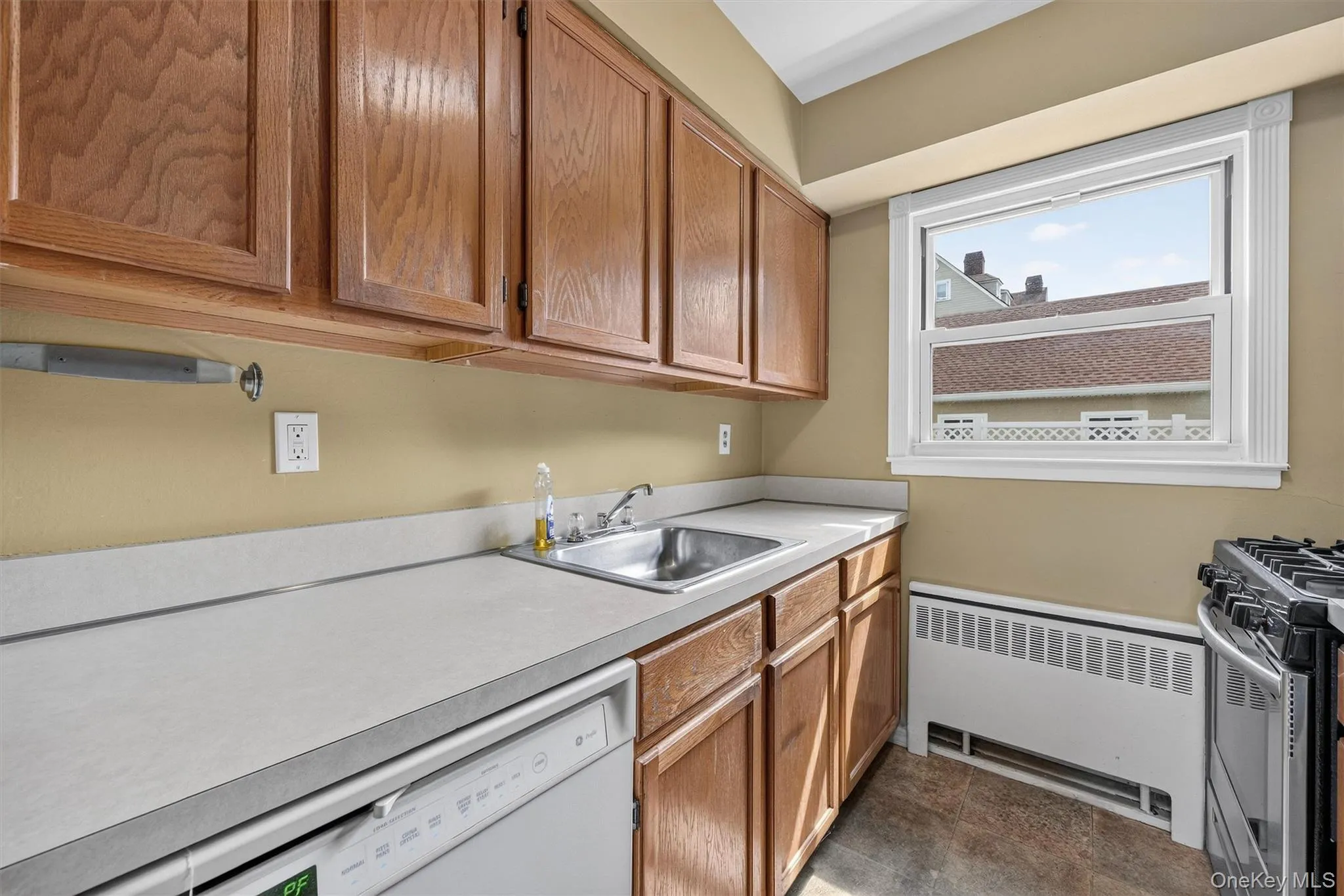 380 Broadway, Yonkers, NY, 1 Bedroom Bedrooms, 4 Rooms Rooms,1 BathroomBathrooms,Residential,For Rent,Broadway,0,1018115 380 Broadway, Yonkers, NY, 1 Bedroom Bedrooms, 4 Rooms Rooms,1 BathroomBathrooms,Residential,For Rent,Broadway,0,1018115