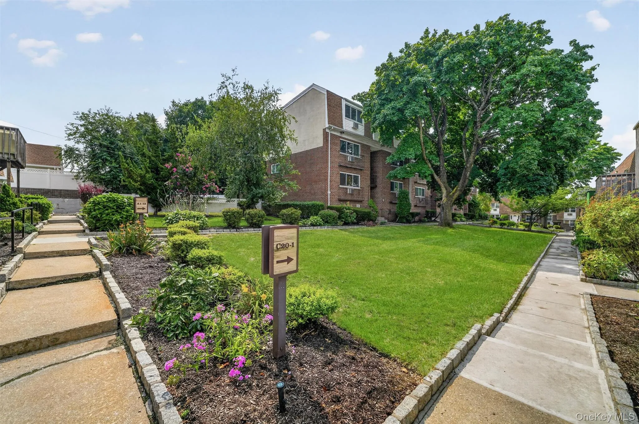 Lovely Green landscaping Lovely Green landscaping